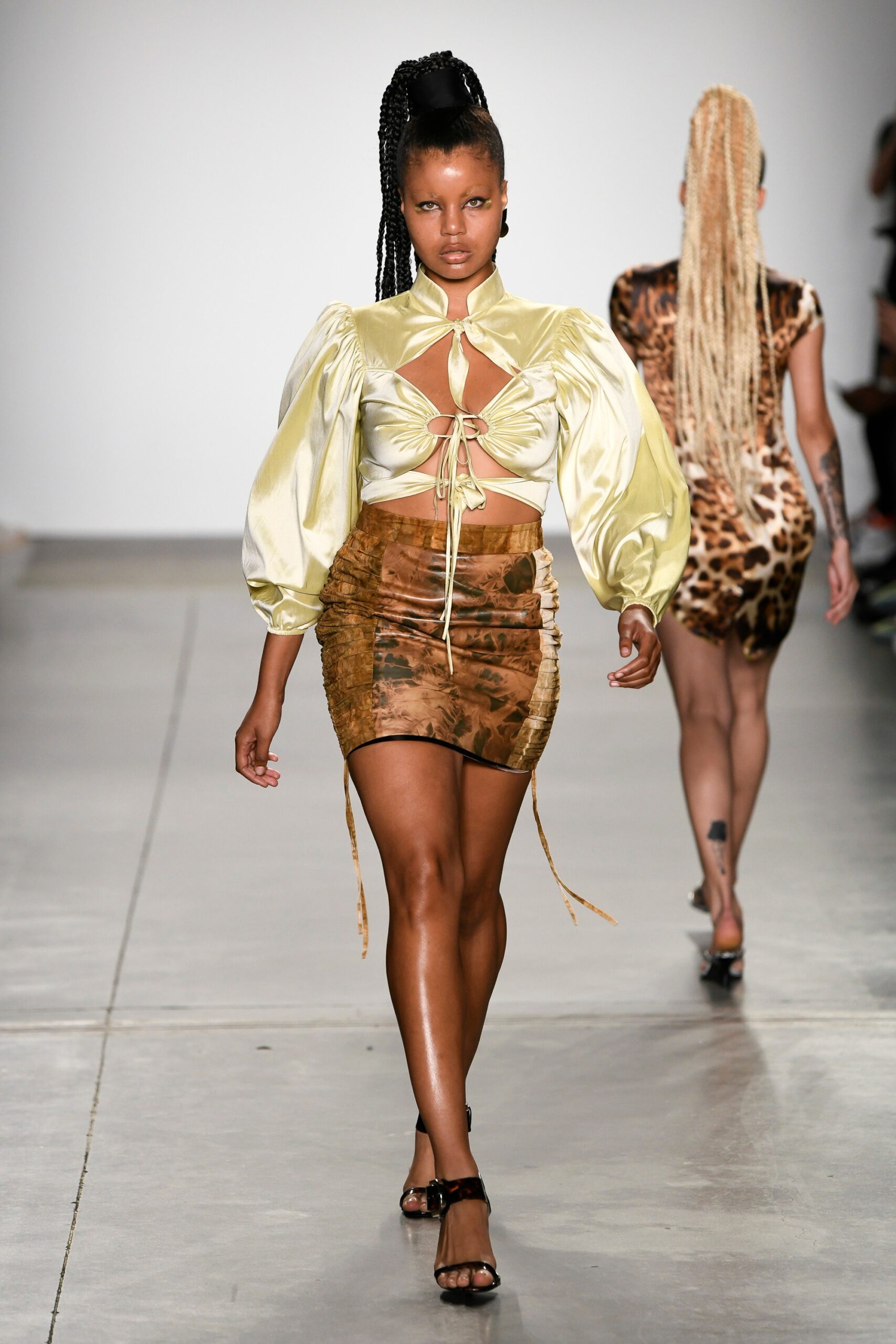 Kim Shui S/S 19 Look 19
