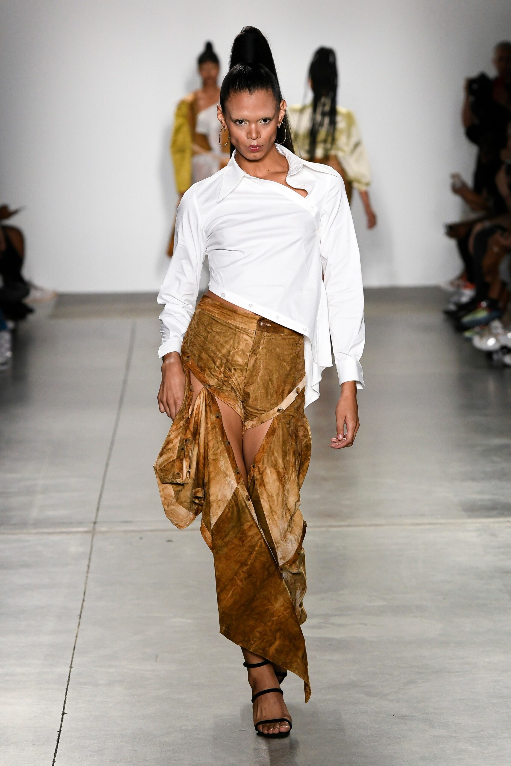 Kim Shui S/S 19 Look 20