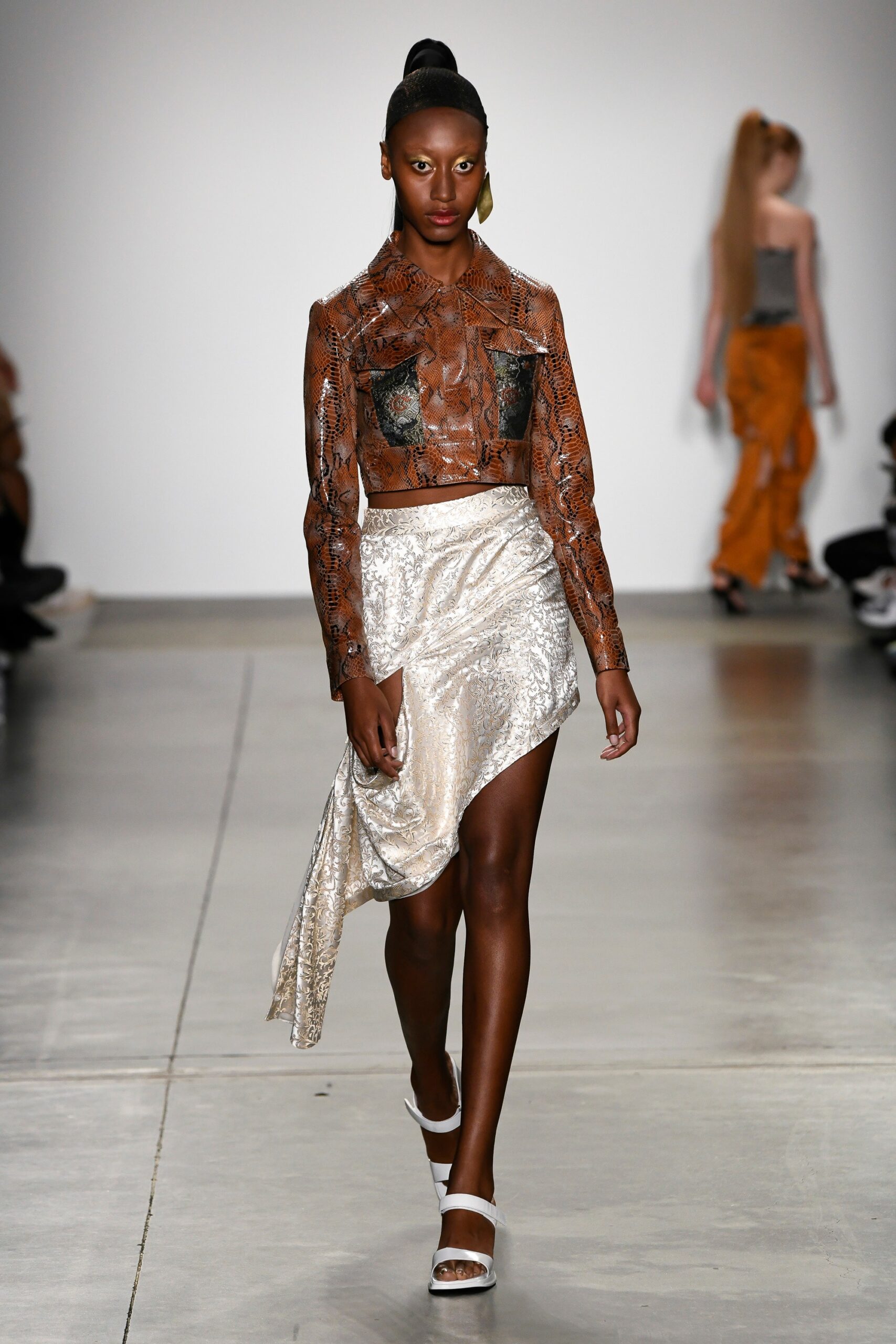 Kim Shui S/S 19 Look 24