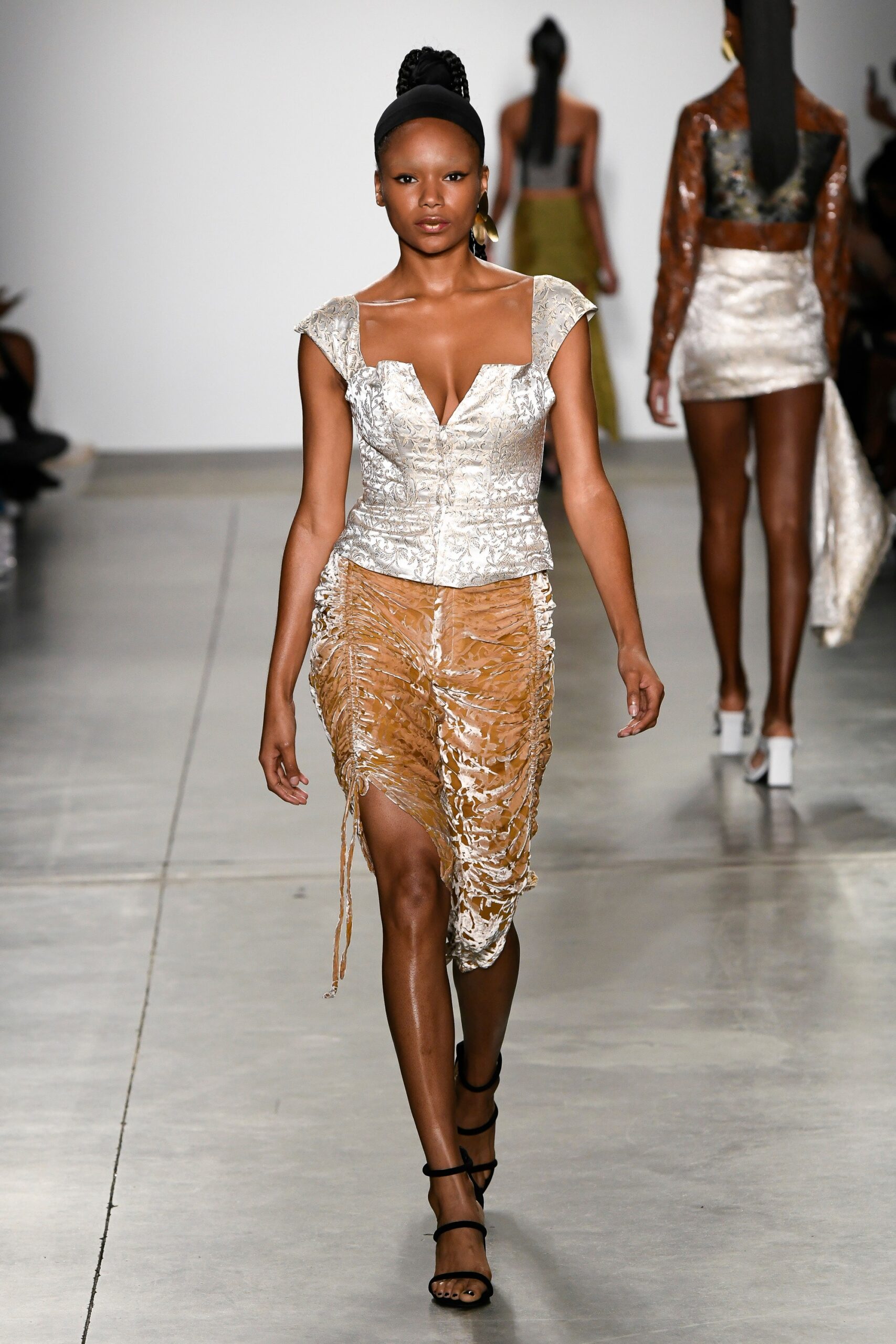 Kim Shui S/S 19 Look 25
