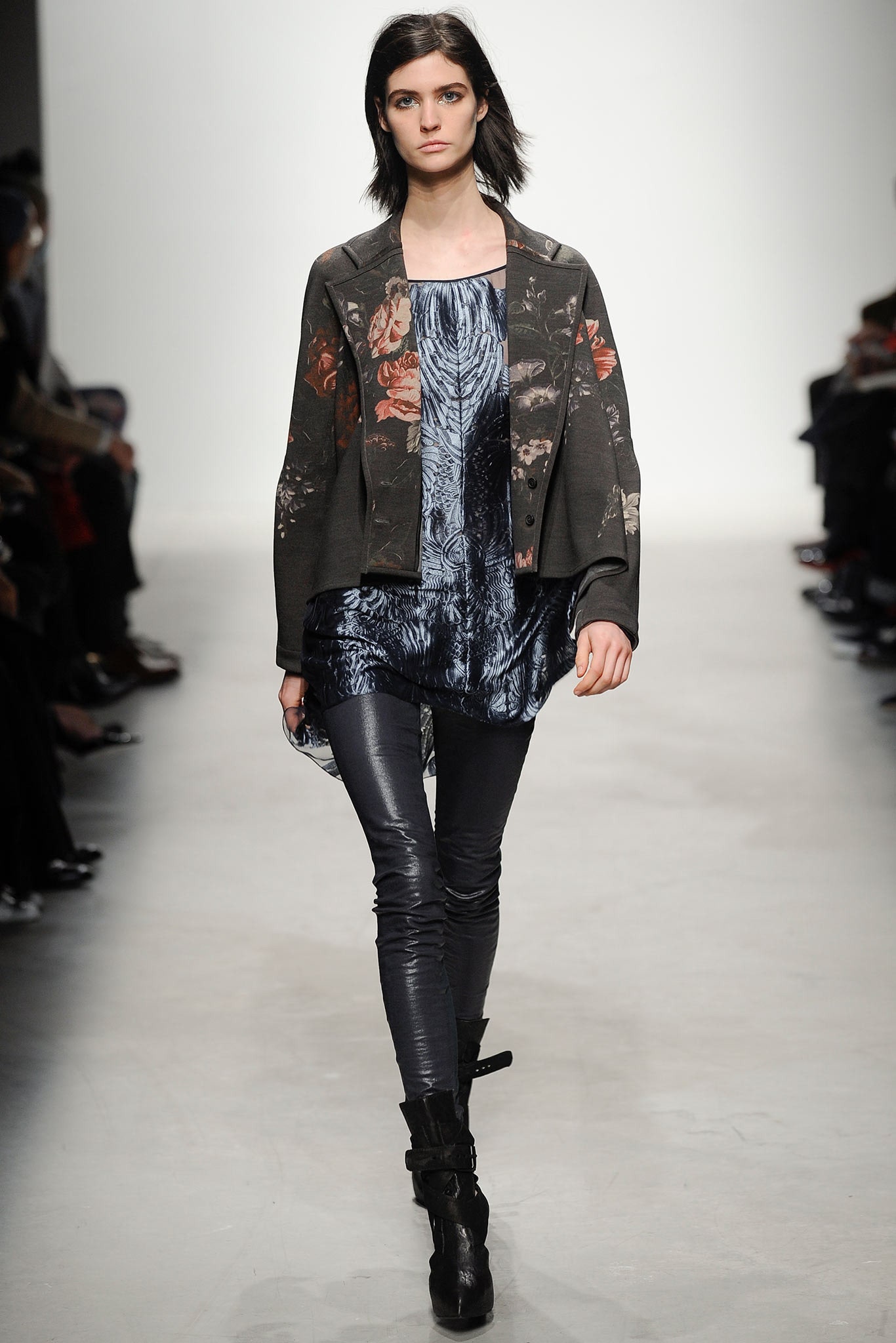 Leonard Paris F/W 14 Look 25