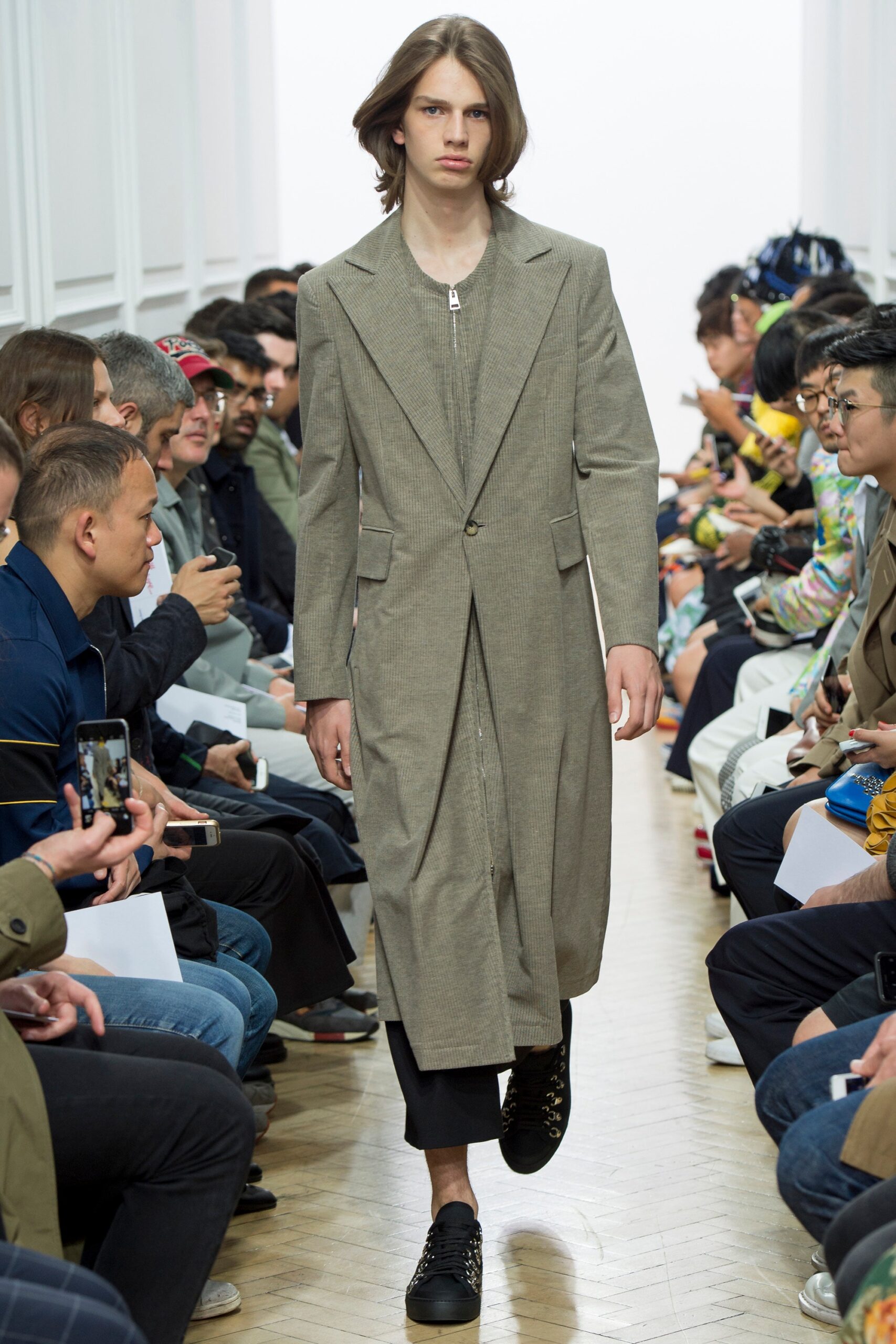 JW Anderson S/S 17 Menswear Look 3