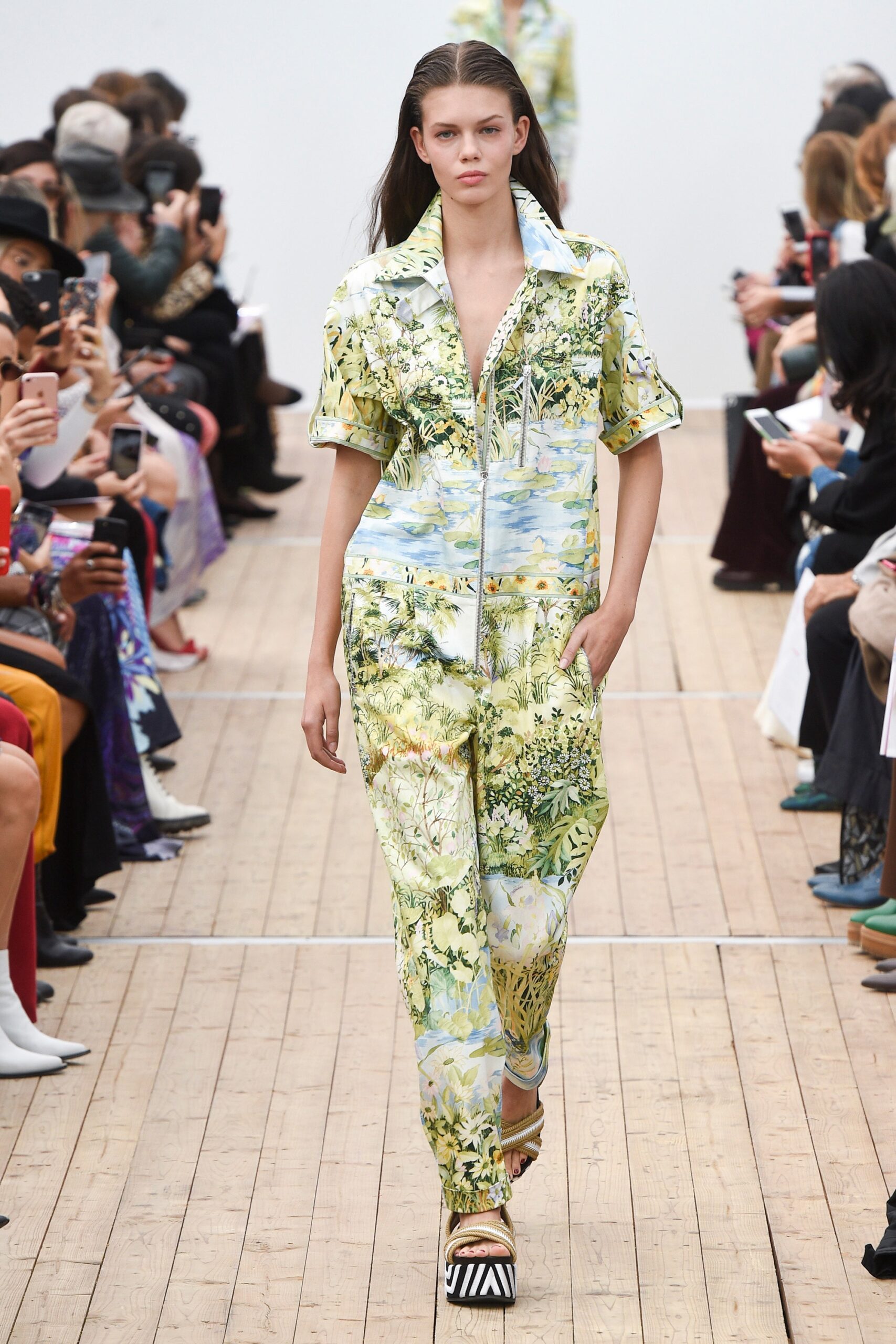 Leonard Paris Spring 2019 Ready-to-Wear