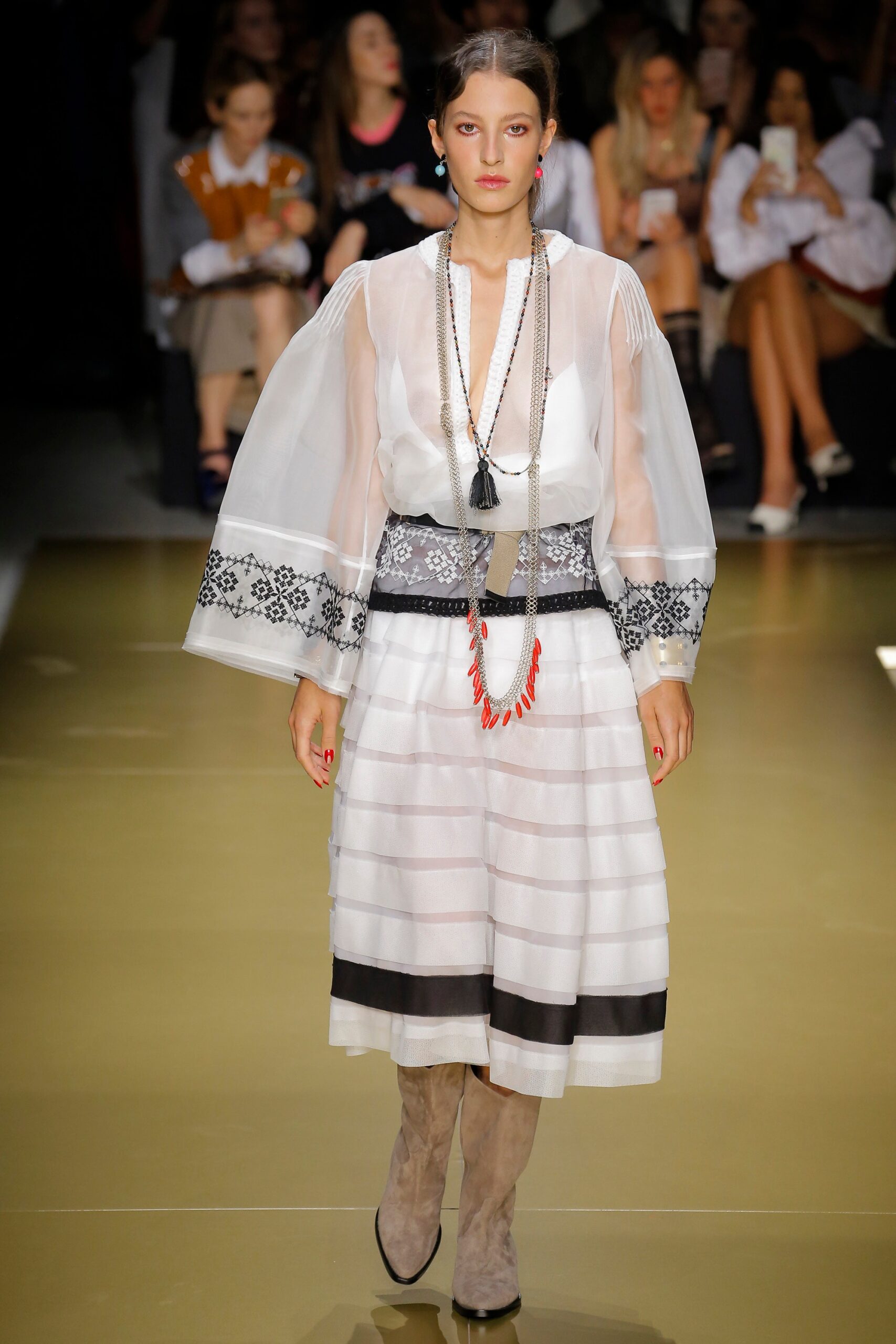 Les Copains S/S 18 Look 18