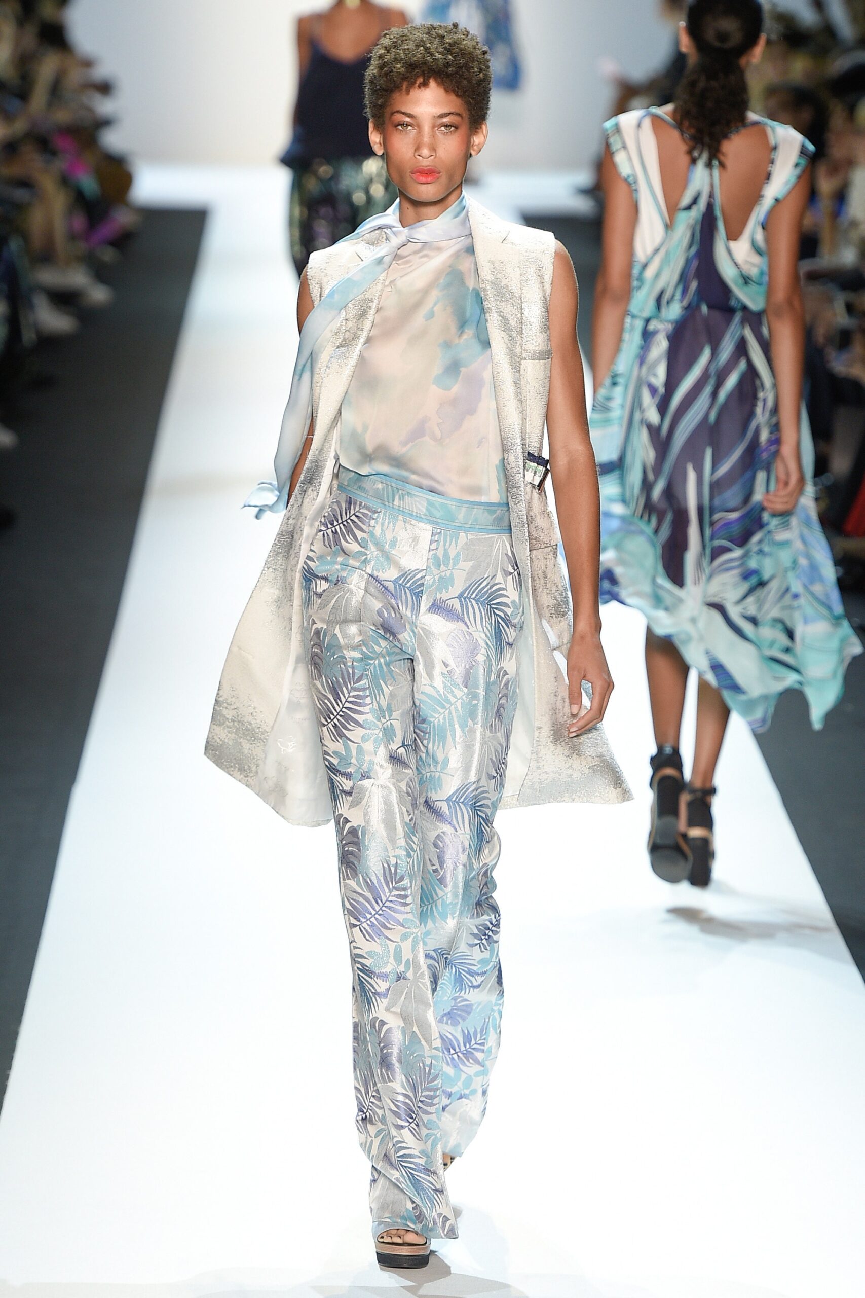 Leonard Paris S/S 17 Look 18