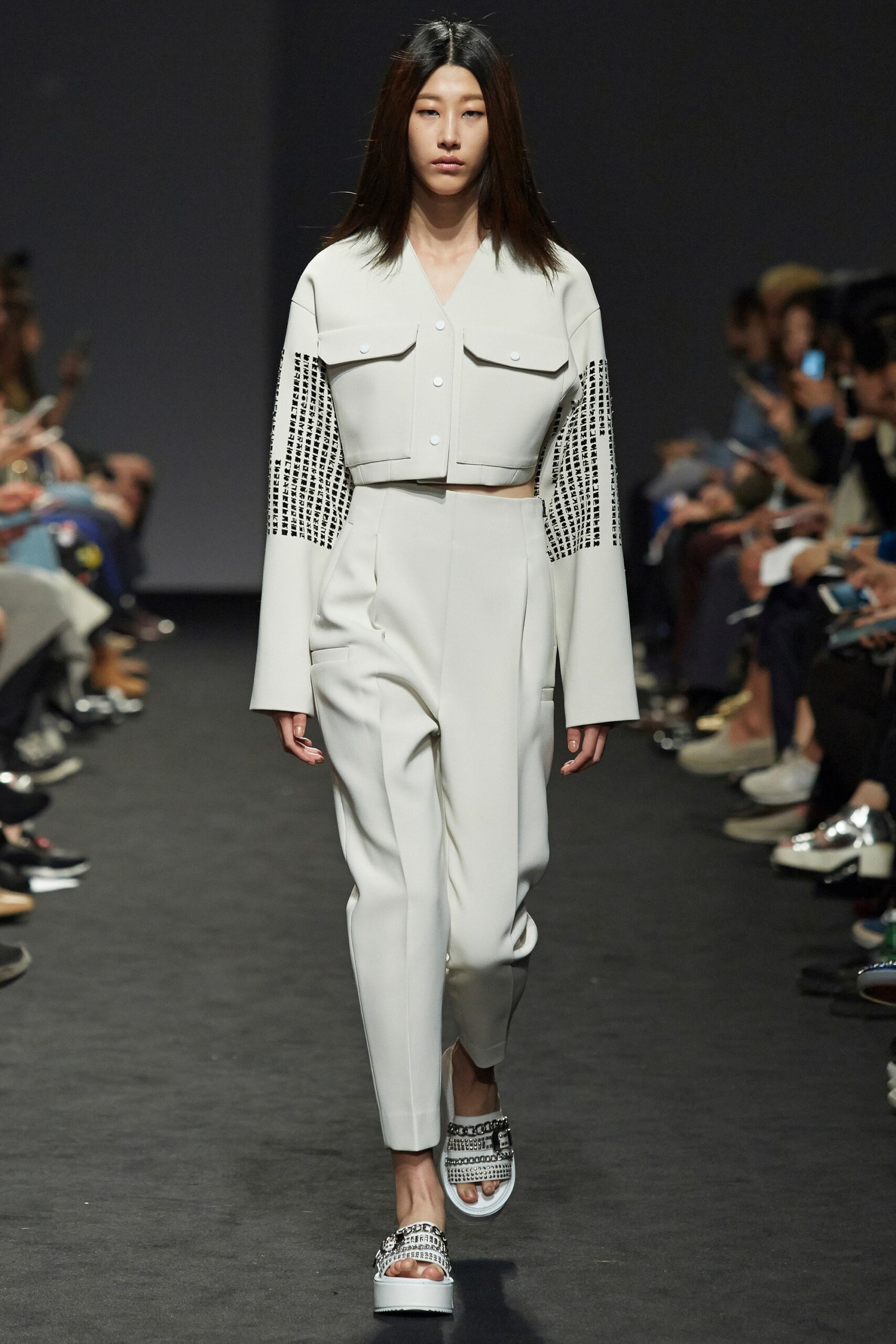 Kaal E.Suktae Seoul S/S 16 Look 28