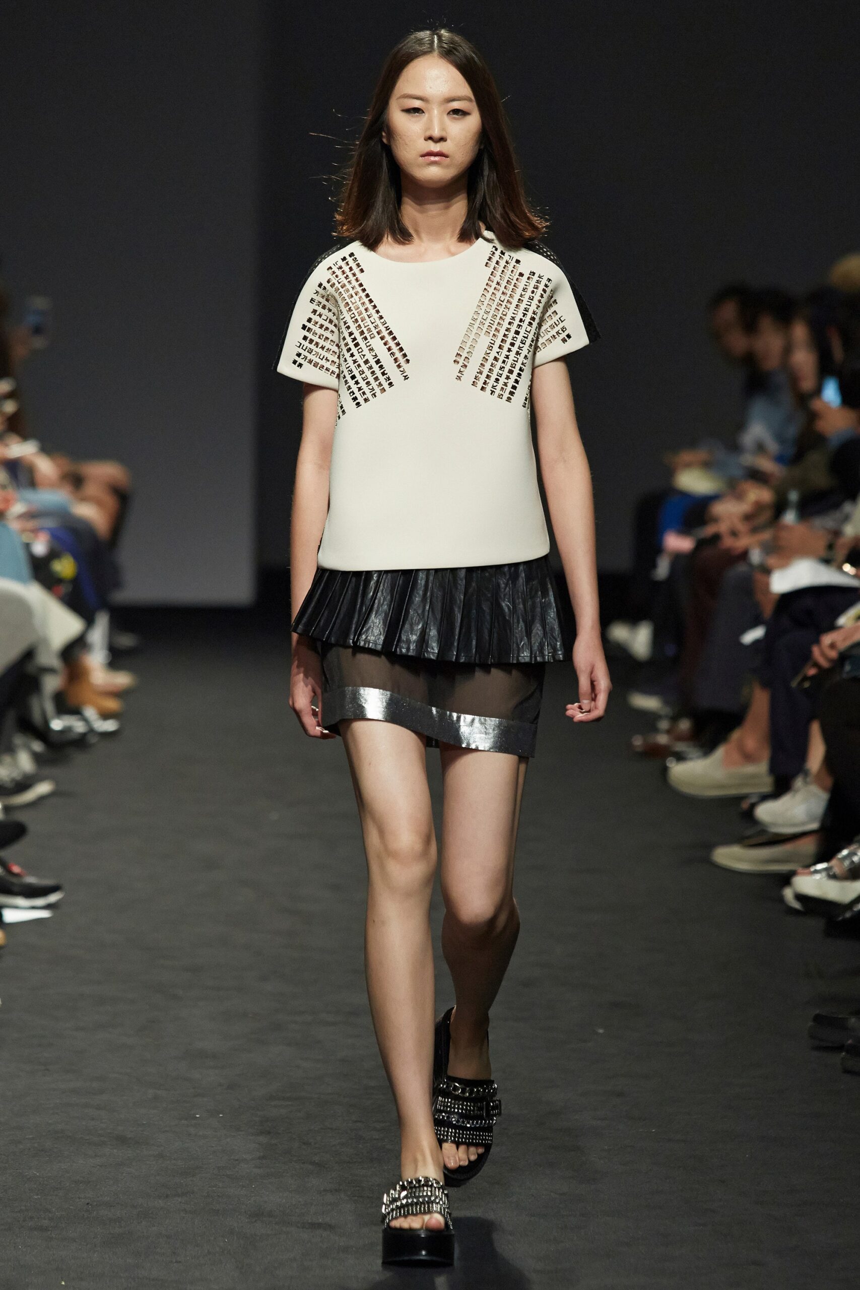 Kaal E.Suktae Seoul S/S 16 Look 30