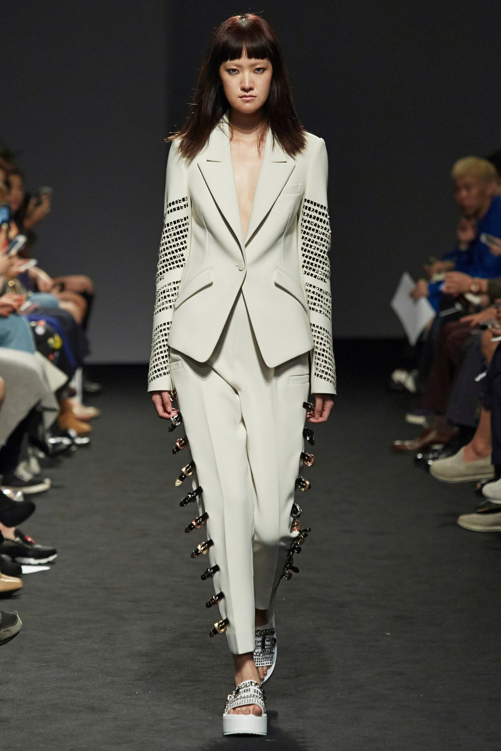 Kaal E.Suktae Seoul S/S 16 Look 32
