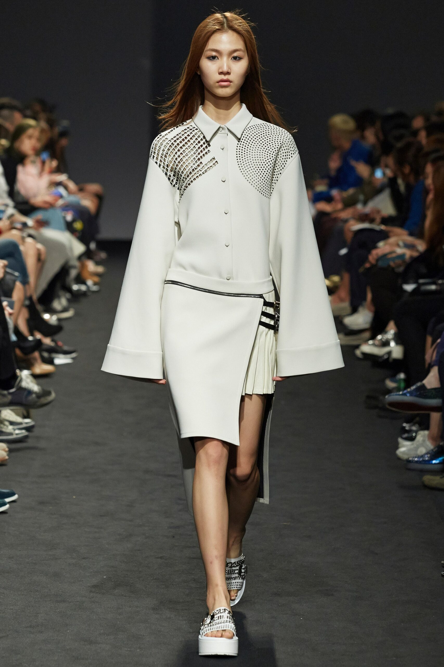Kaal E.Suktae Seoul S/S 16 Look 33