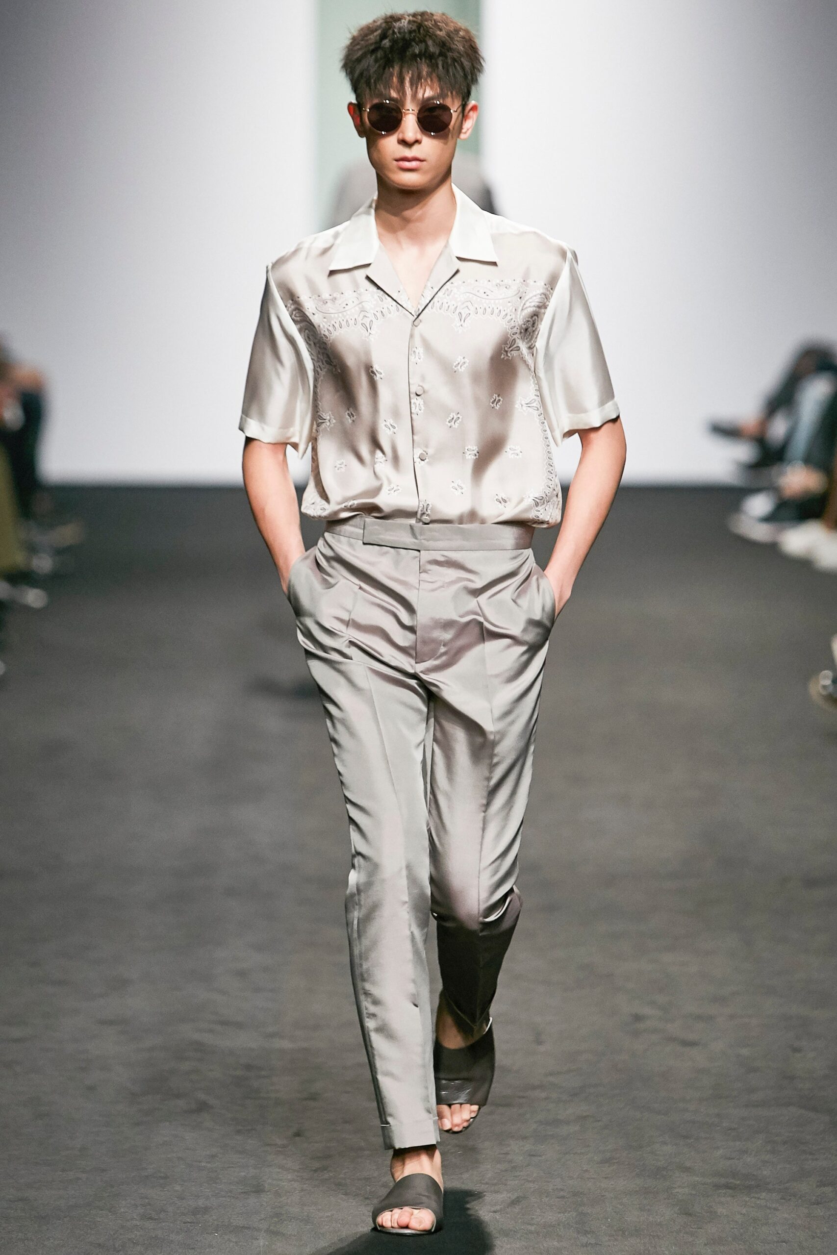 Kim Seo Ryong Seoul S/S 16 Look 12