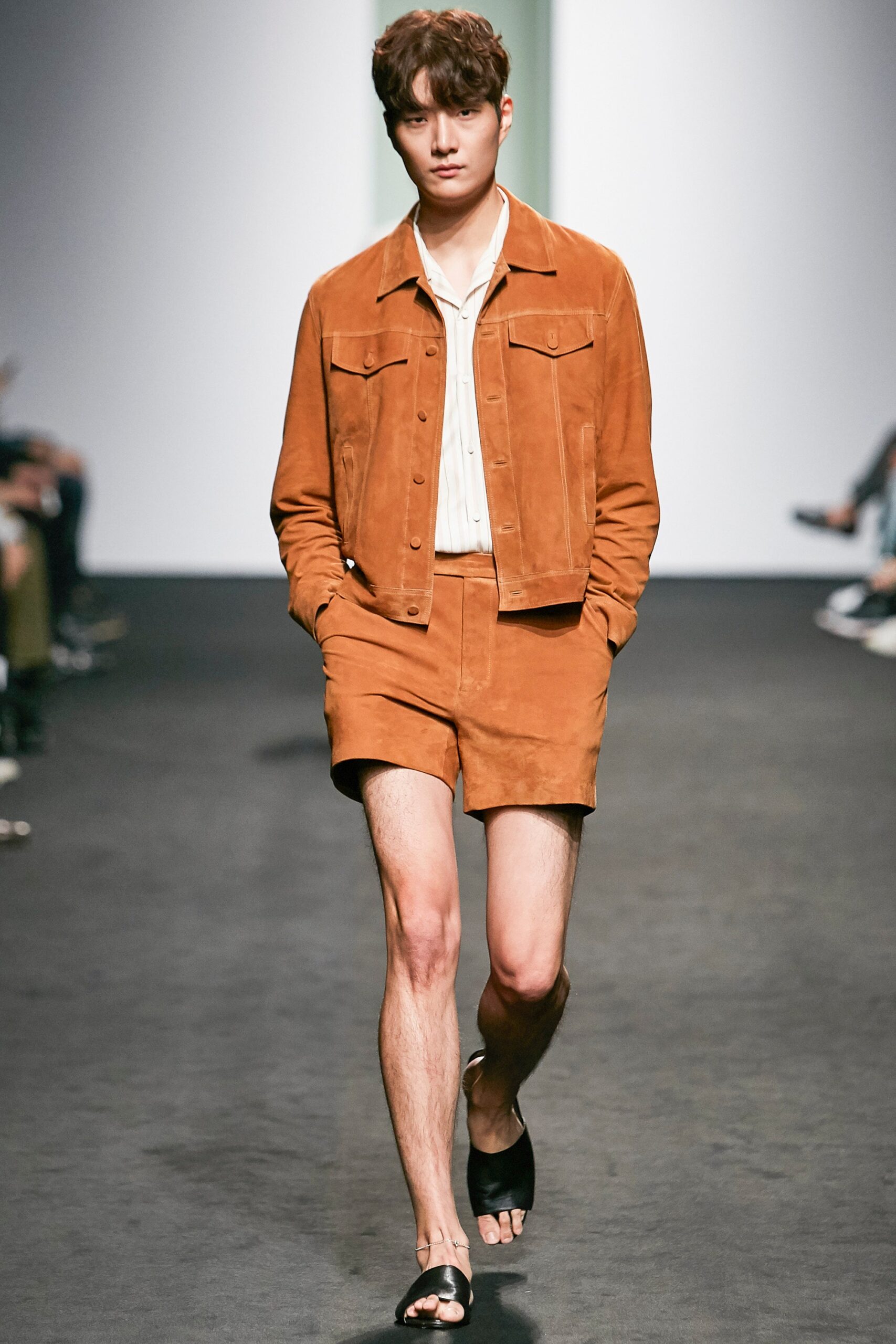 Kim Seo Ryong Seoul S/S 16 Look 17
