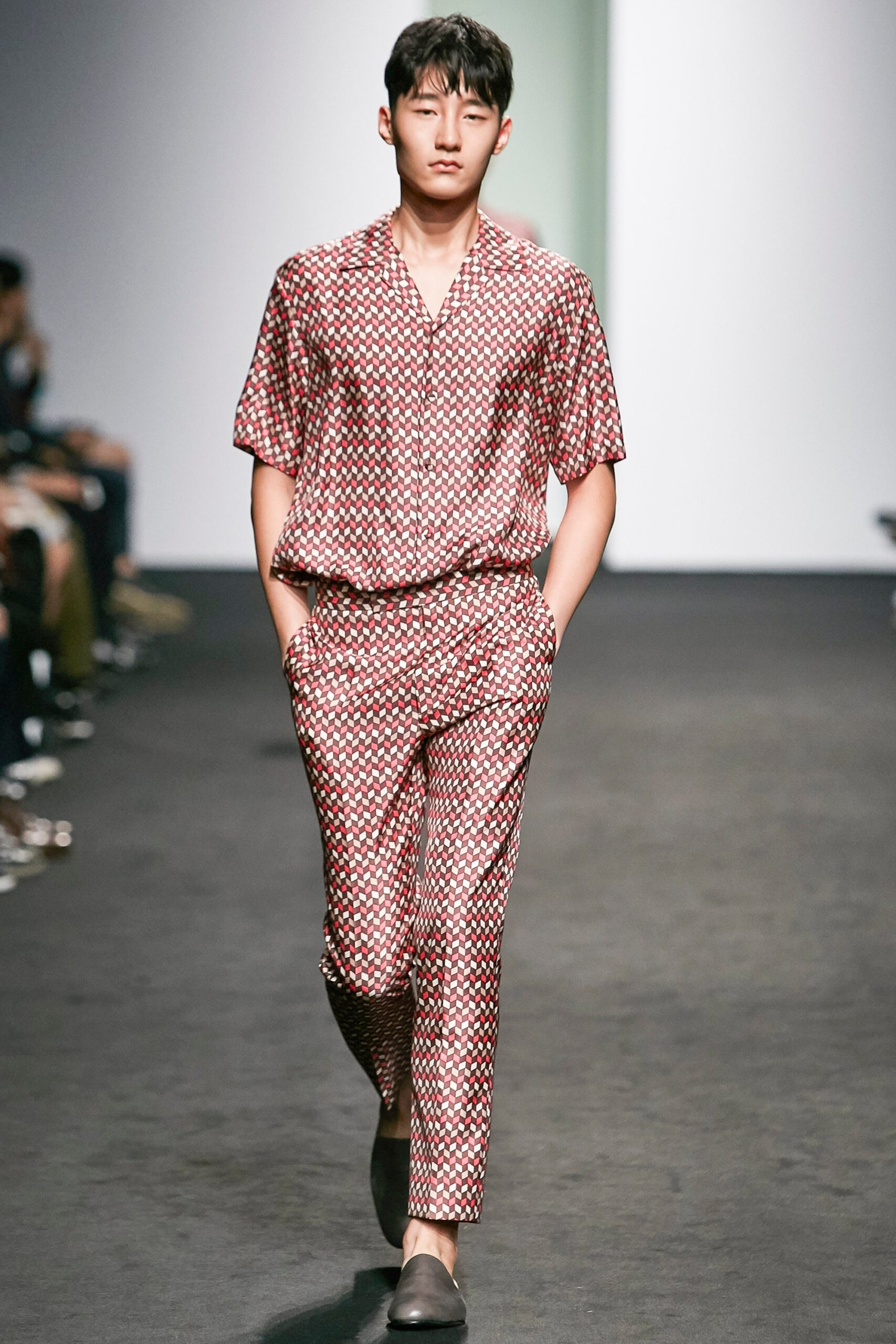 Kim Seo Ryong Seoul S/S 16 Look 33