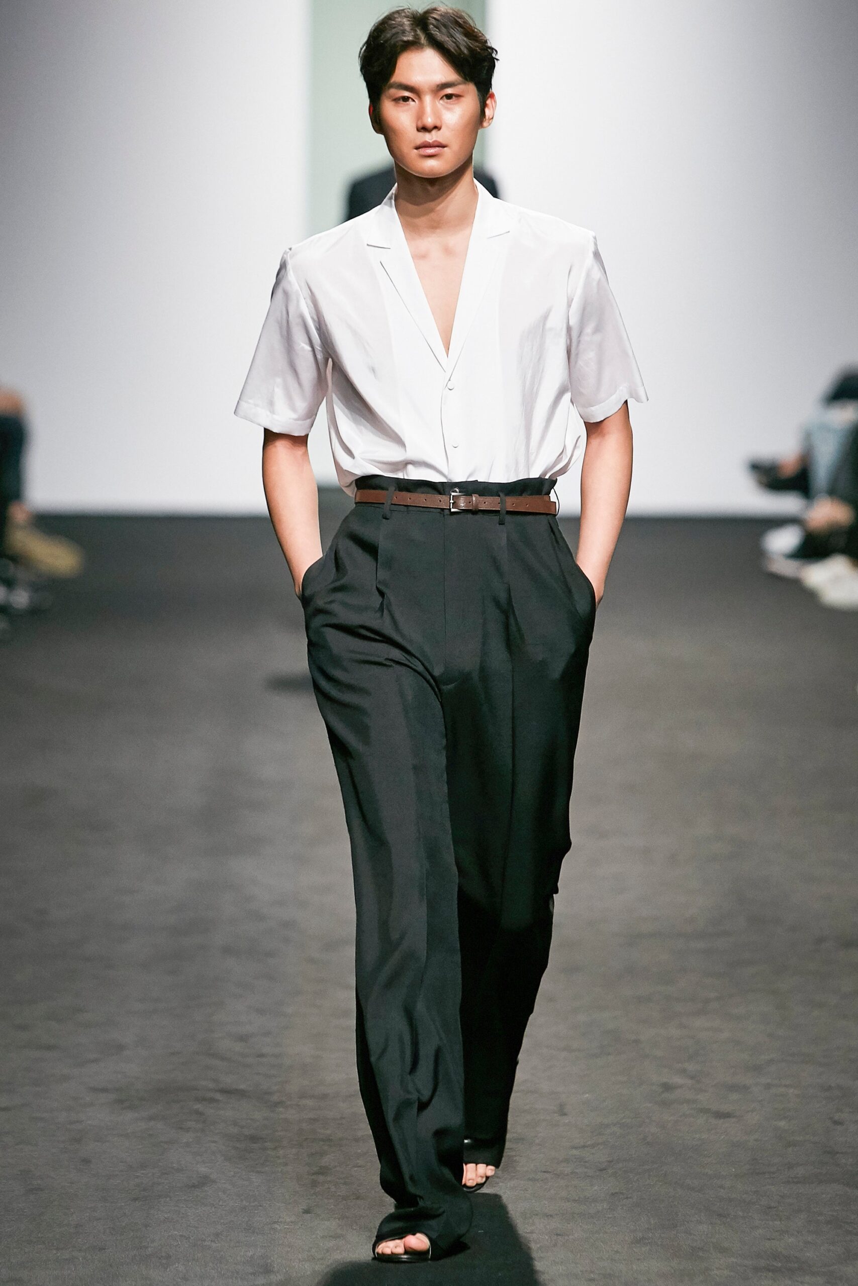 Kim Seo Ryong Seoul S/S 16 Look 43