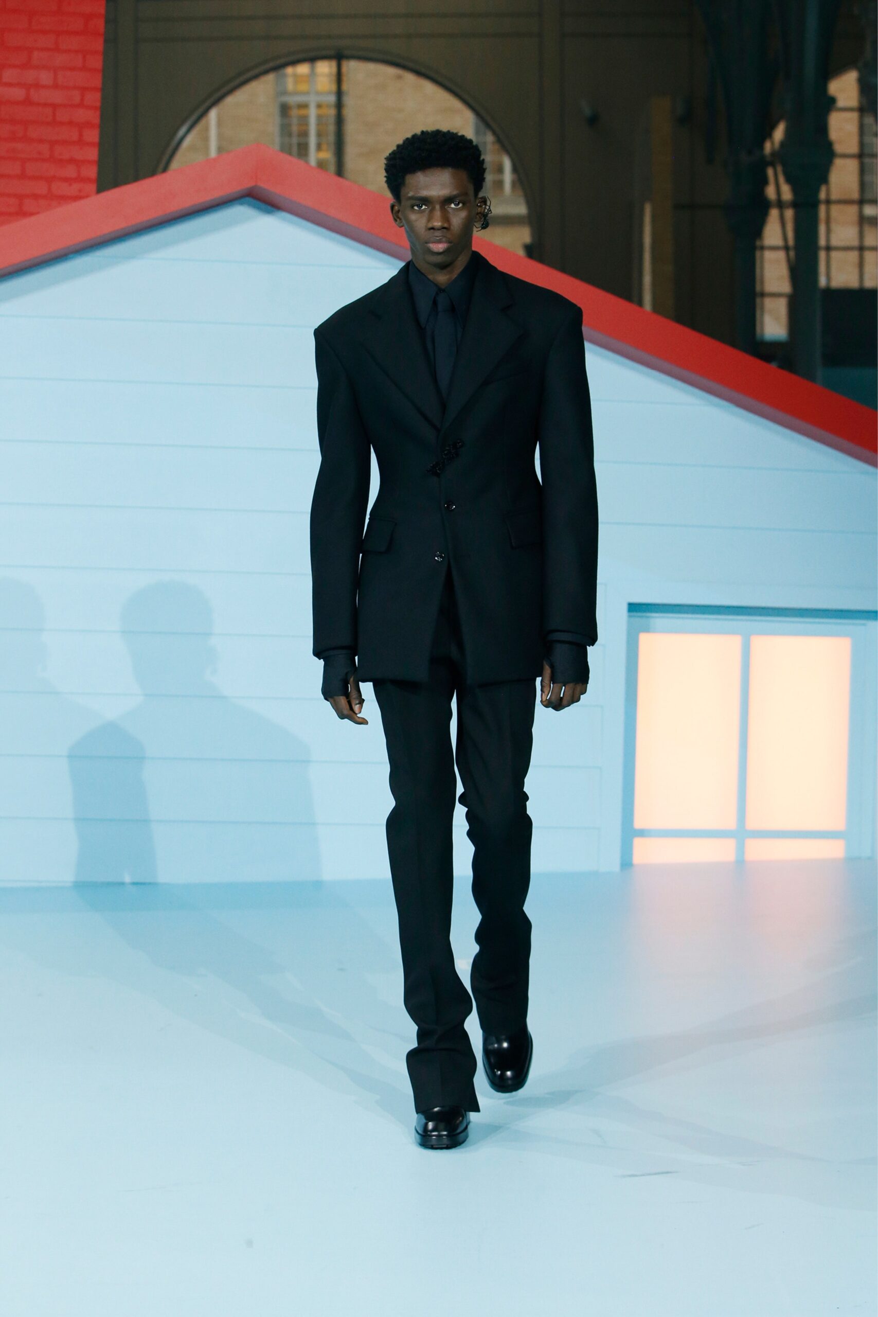 Louis Vuitton F/W 22 Menswear Look 1