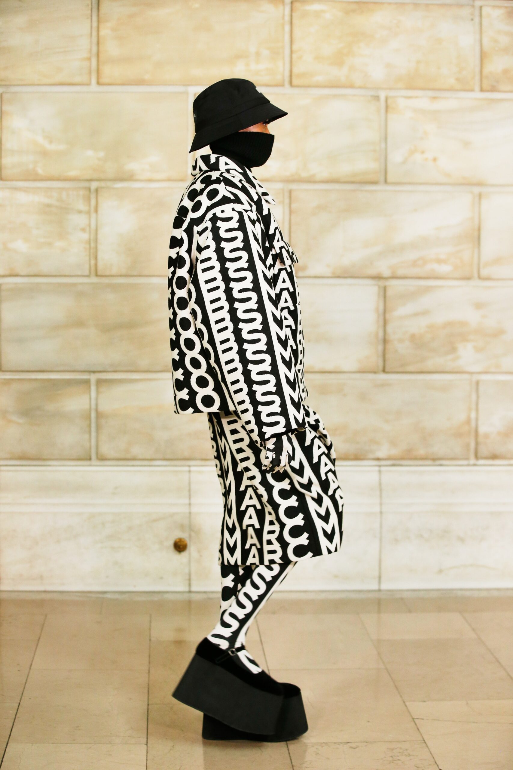 Marc Jacobs F/W 21 Look 1