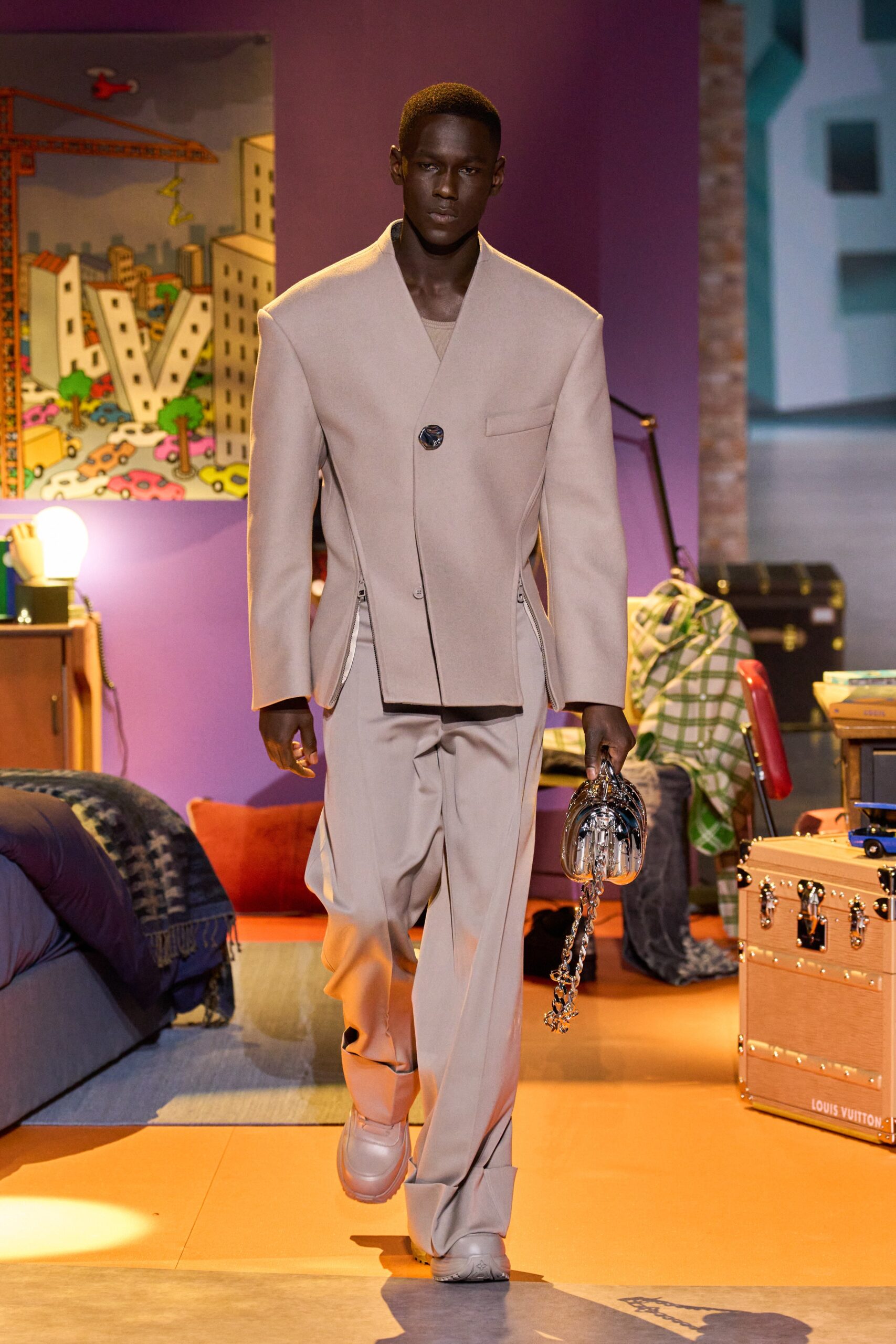 Louis Vuitton F/W 23 Menswear Look 1