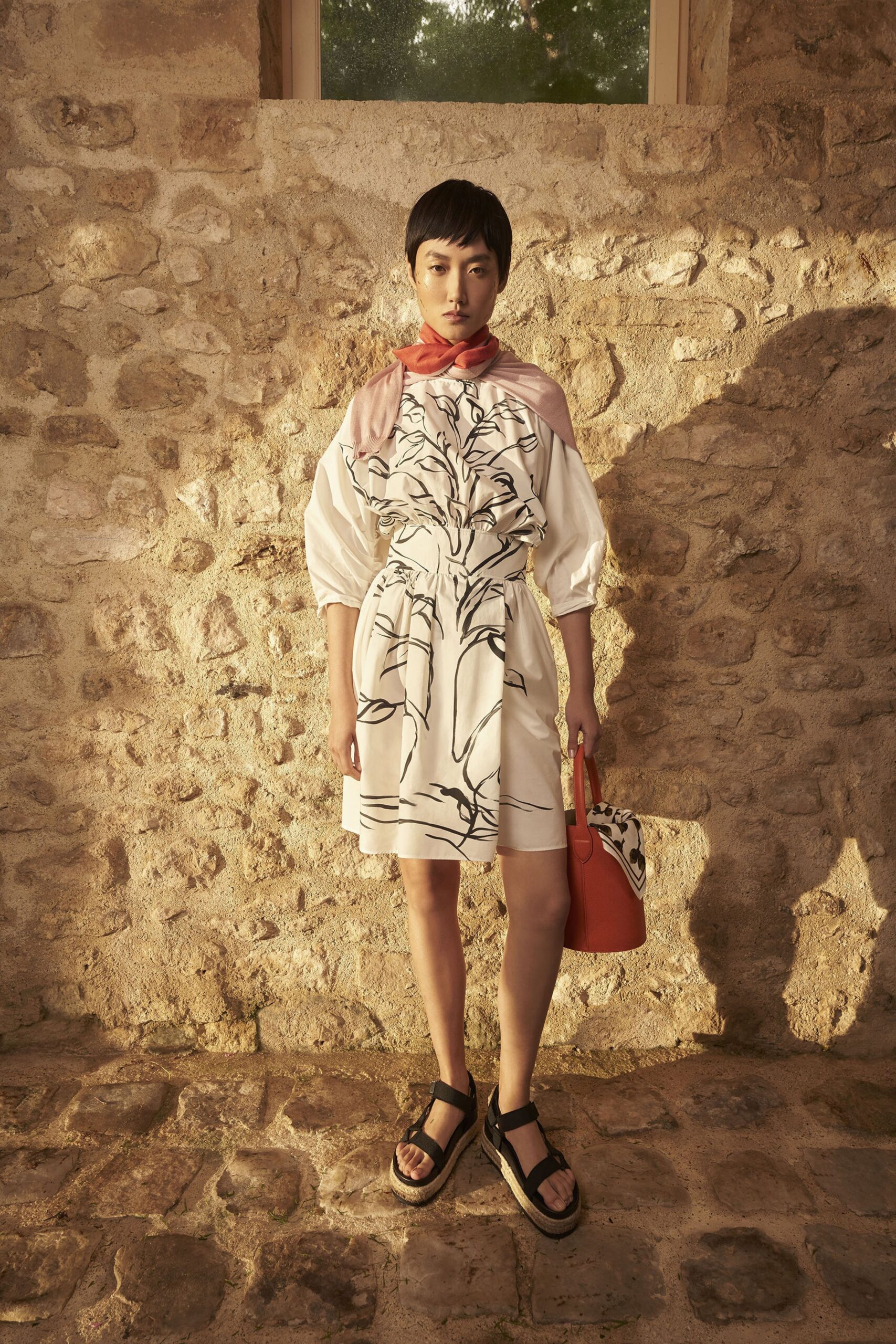 Longchamp S/S 22 Look 2