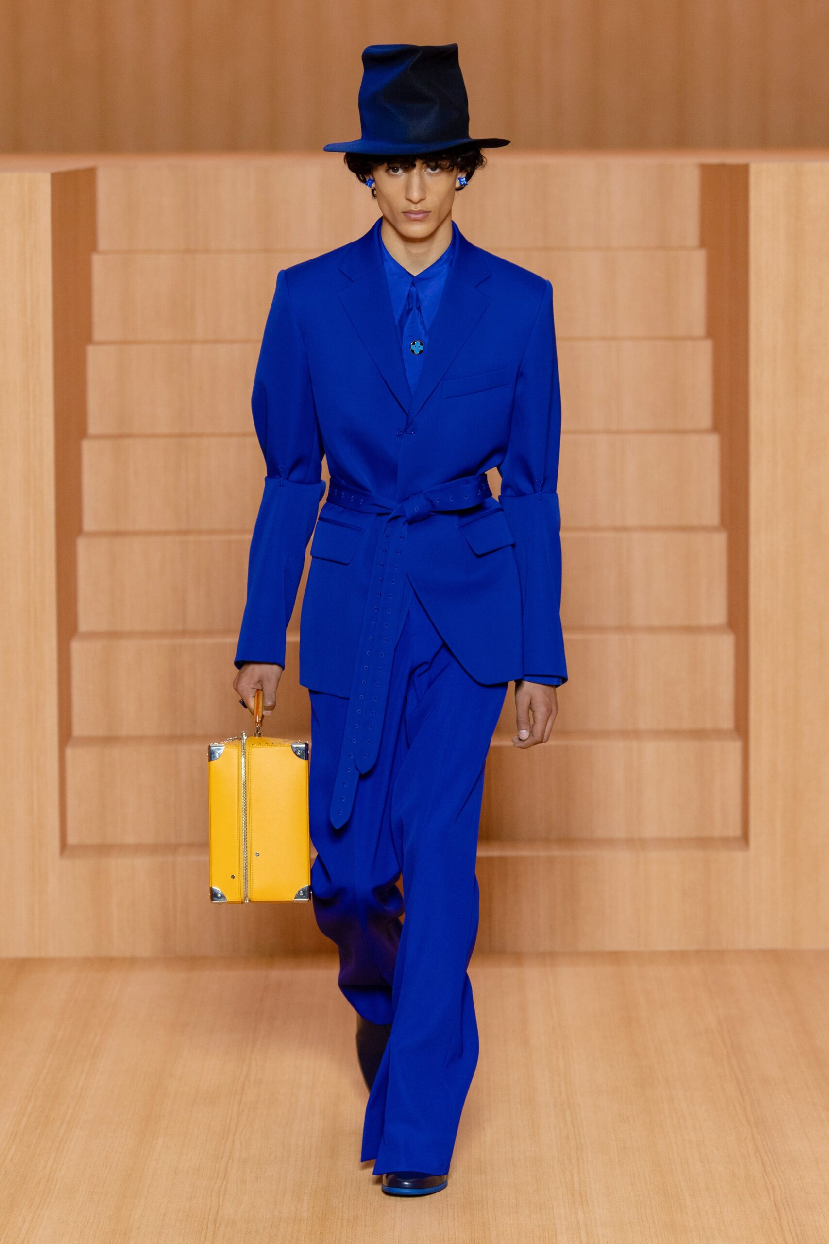 Louis Vuitton S/S 22 Menswear Look 2