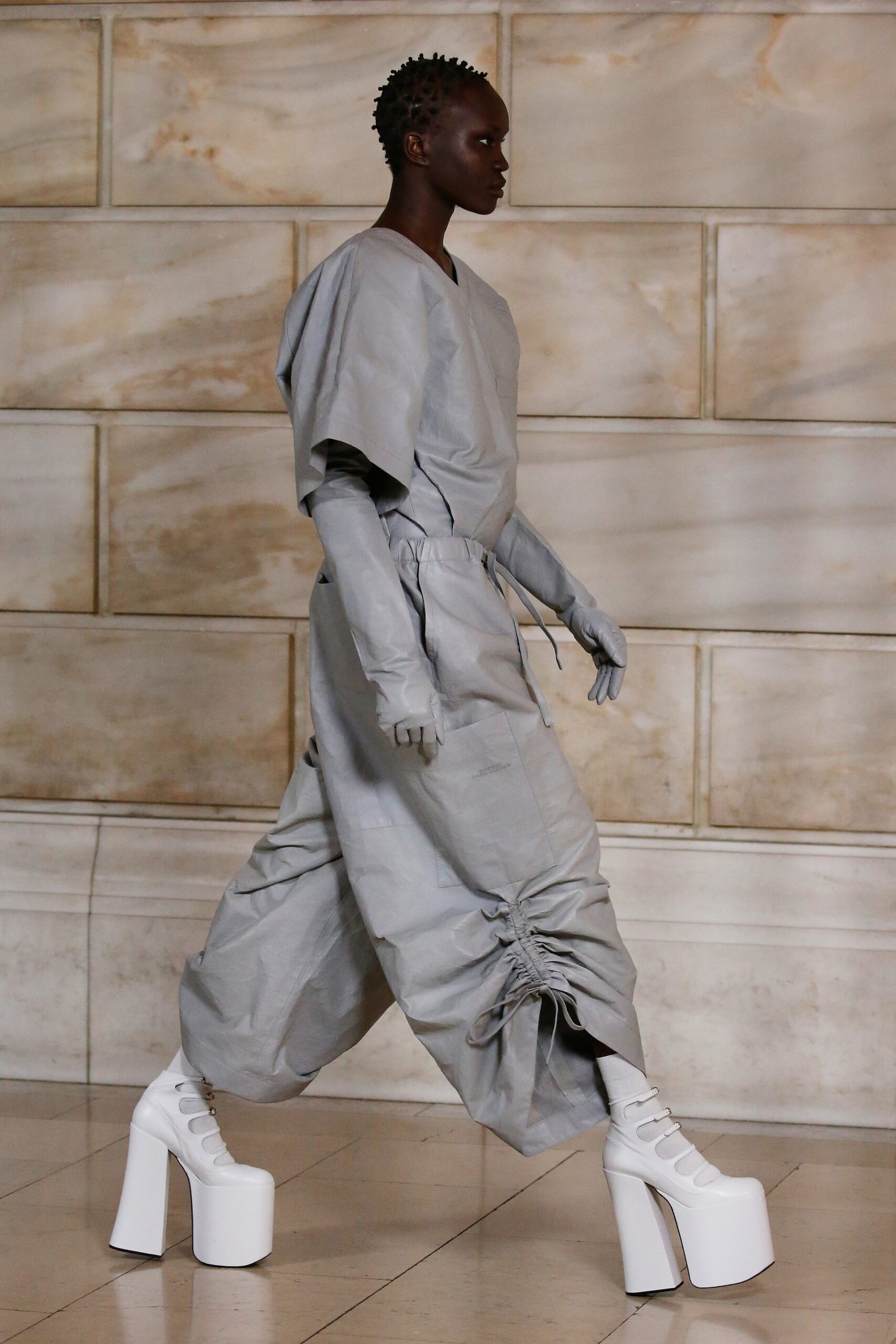 Marc Jacobs F/W 22 Look 2