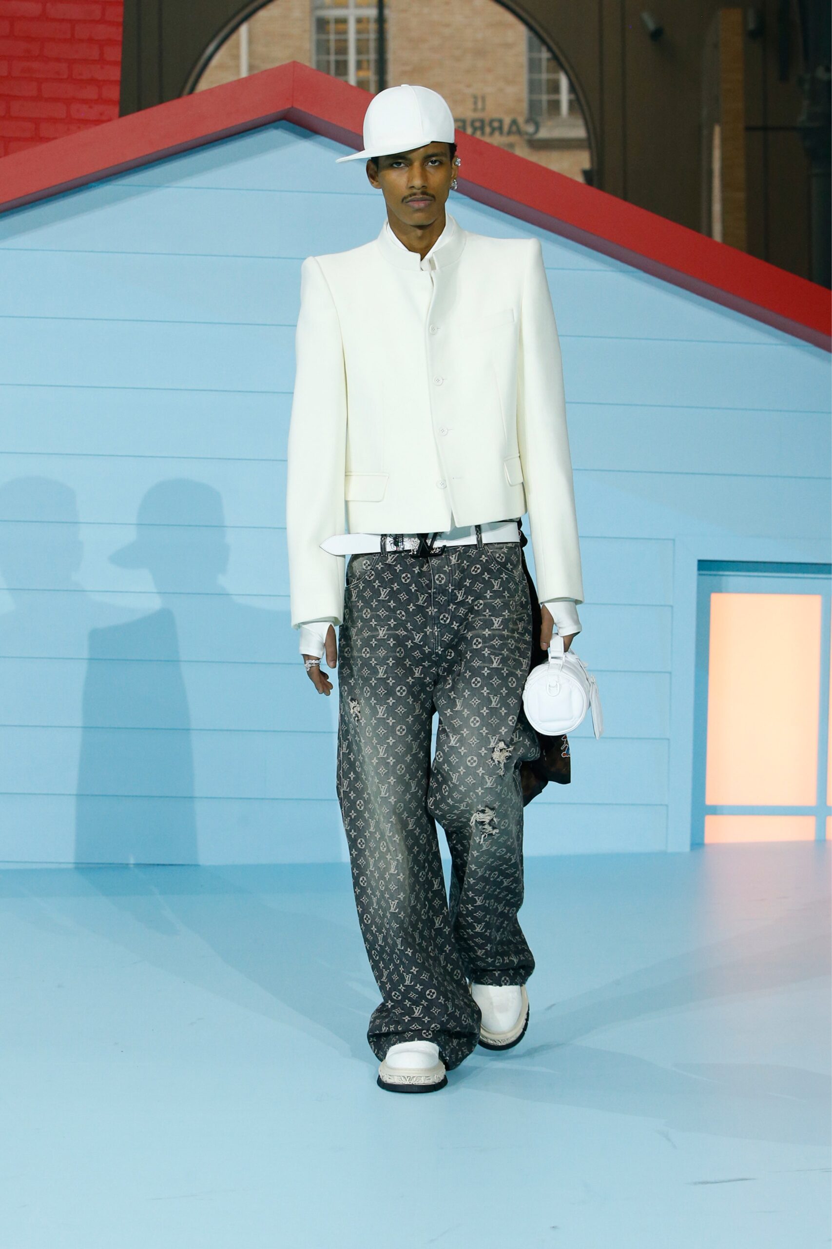 Louis Vuitton F/W 22 Menswear Look 3