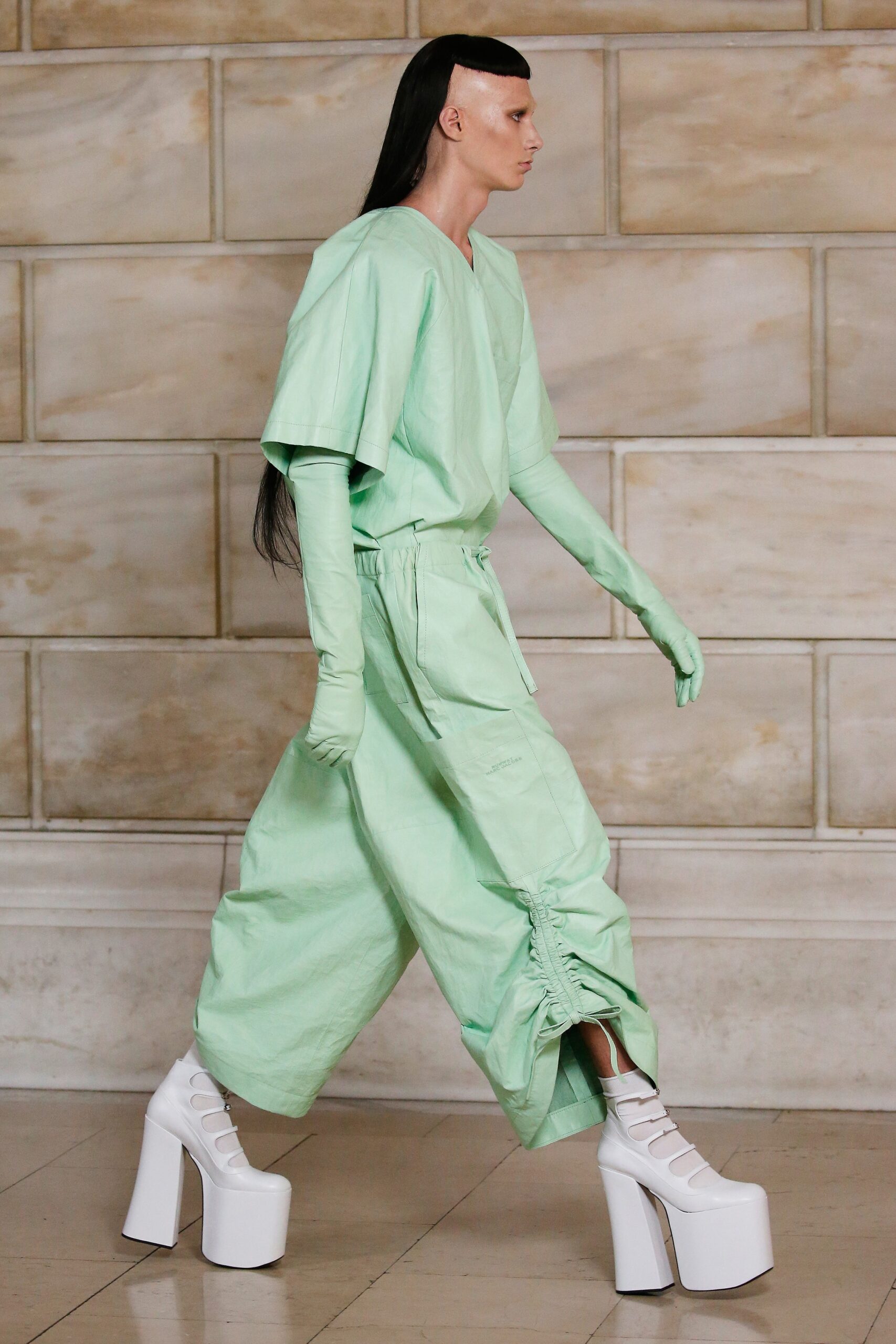 Marc Jacobs F/W 22 Look 3