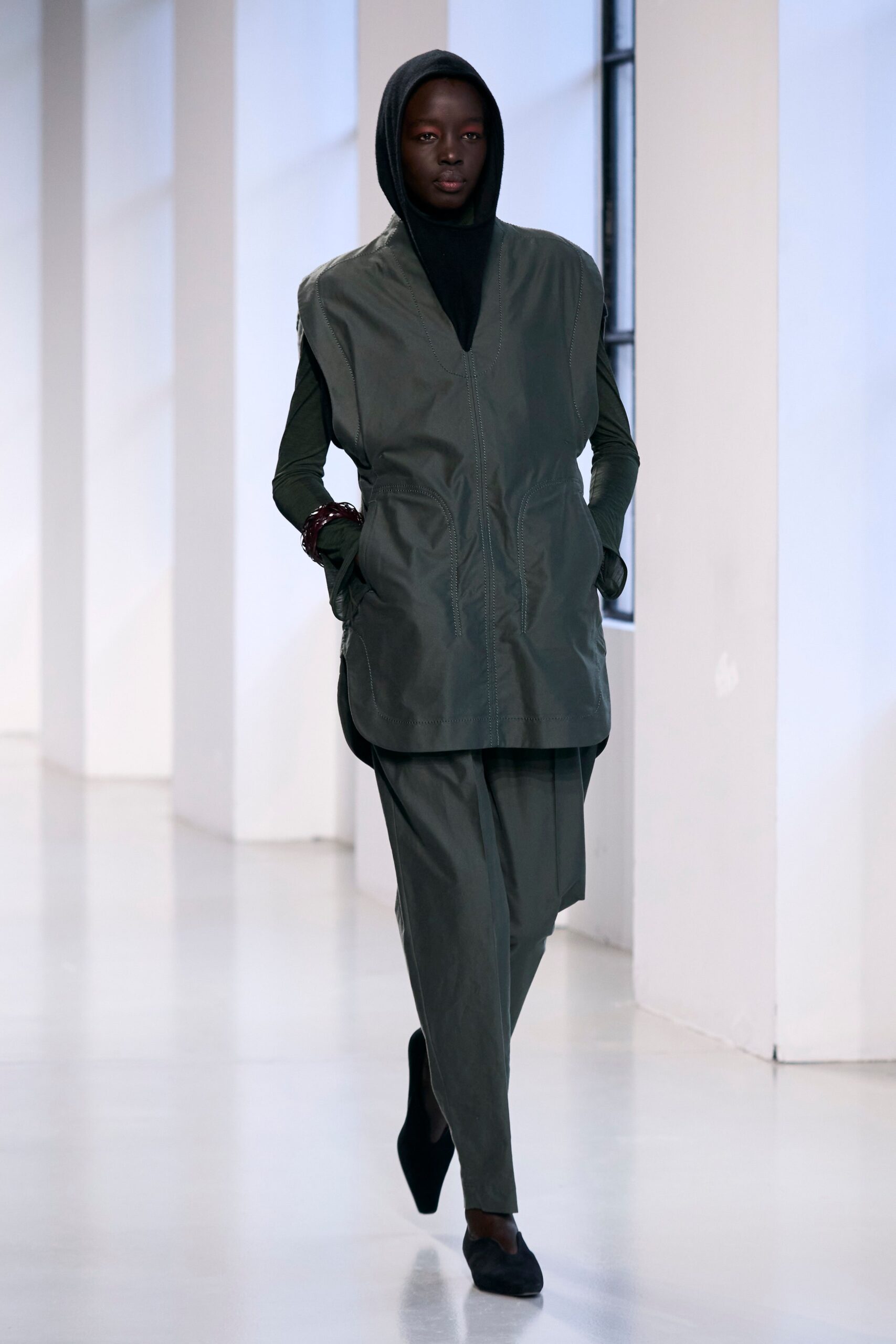 Mame Kurogouchi F/W 23 Look 4