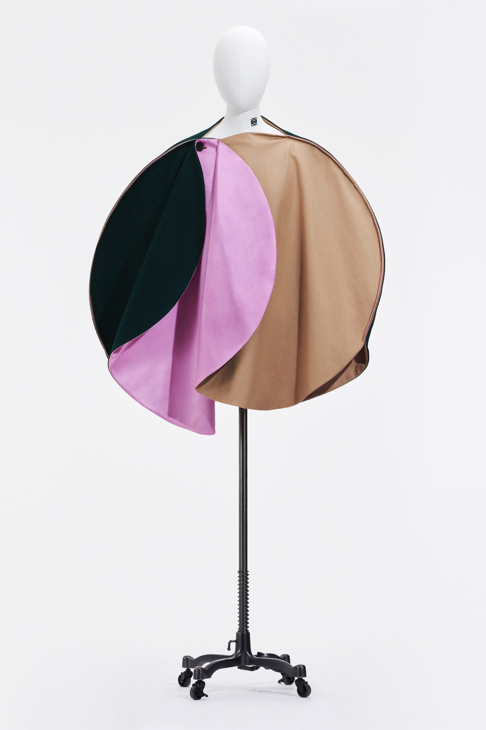 Loewe S/S 21 Menswear Look 3