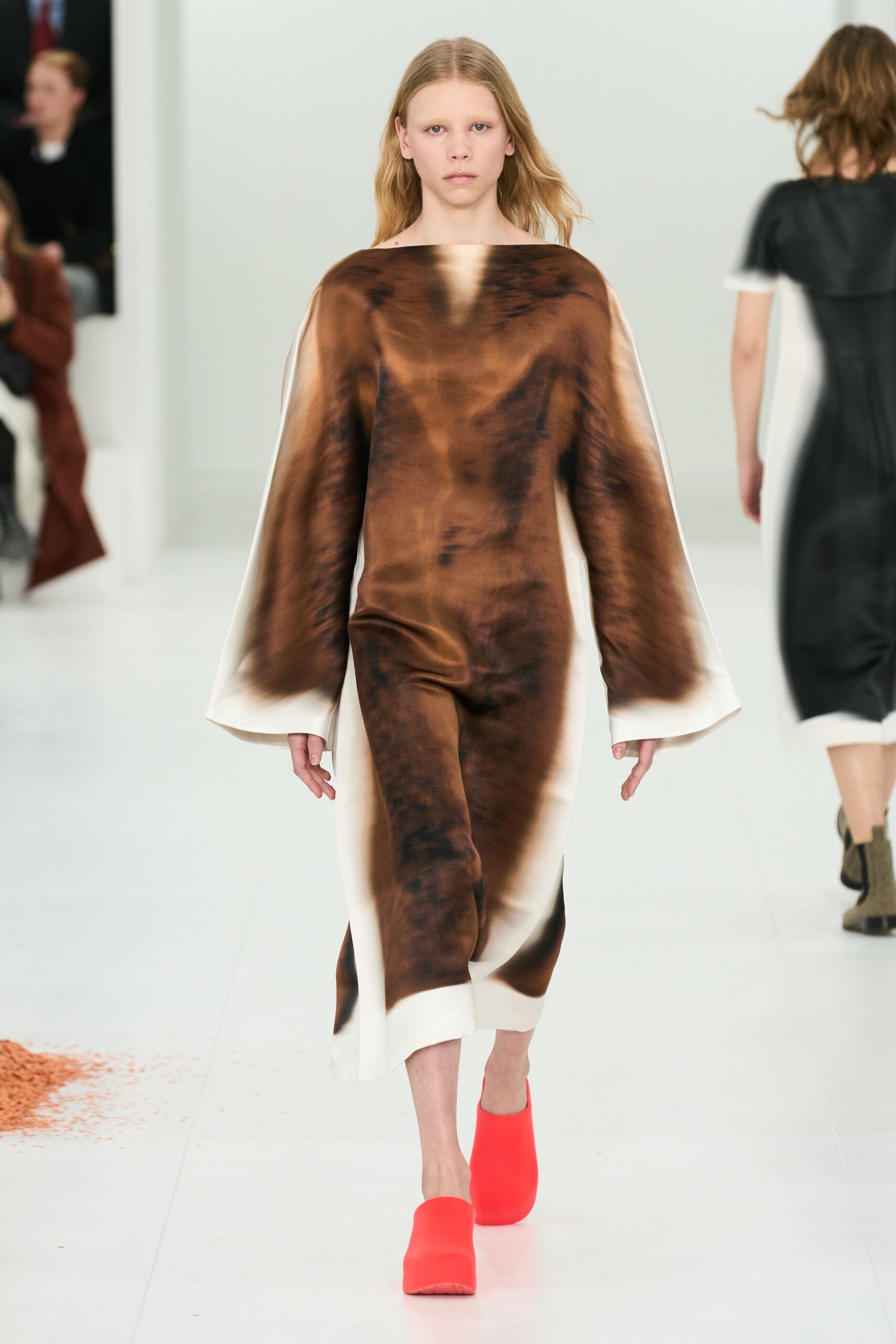 Loewe F/W 23 Look 7