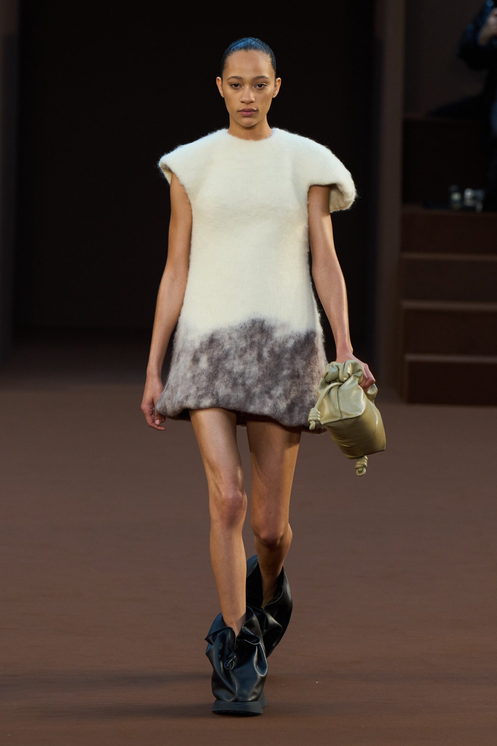 Loewe F/W 22 Look 9