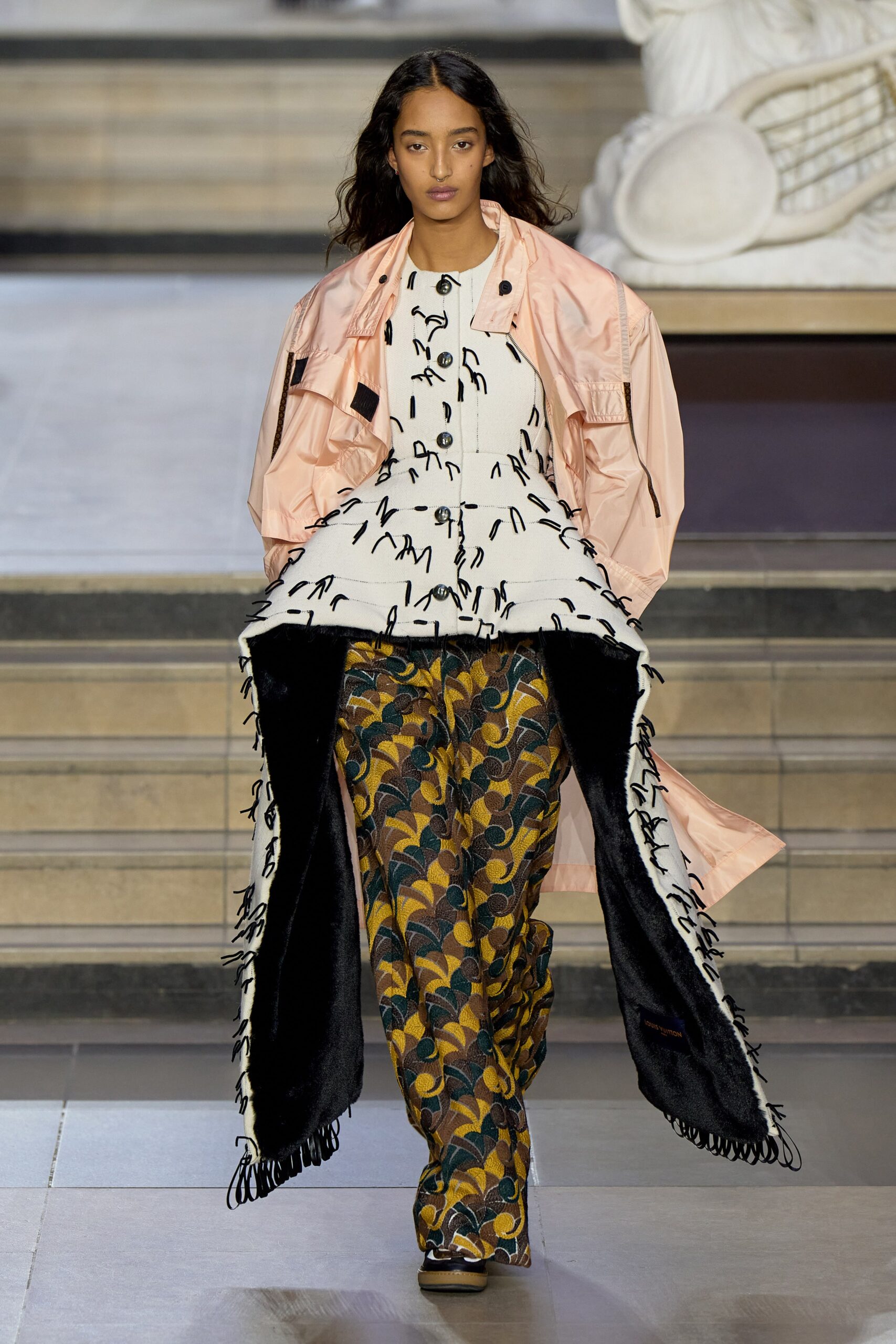 Louis Vuitton F/W 22 Look 10
