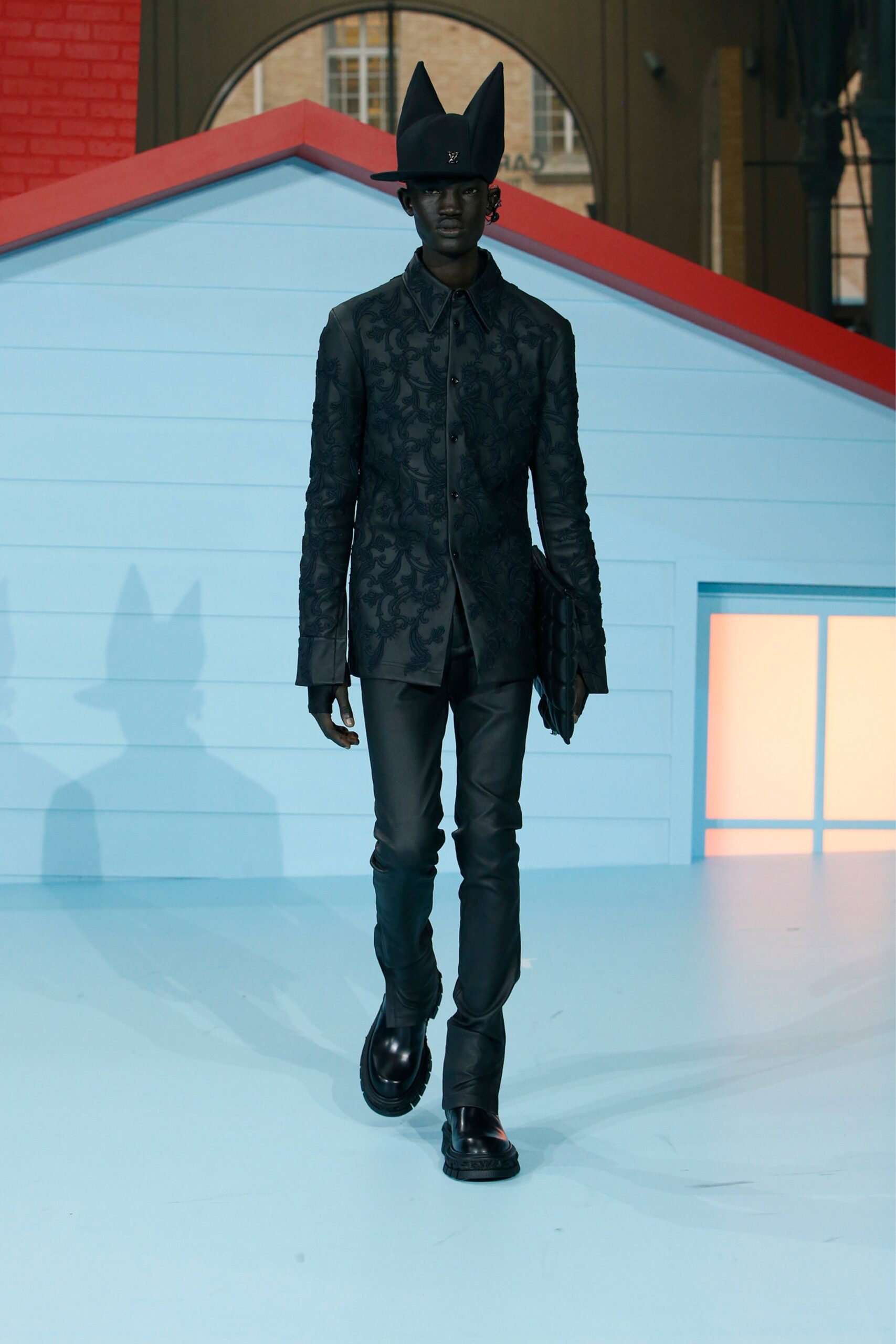 Louis Vuitton F/W 22 Menswear Look 11