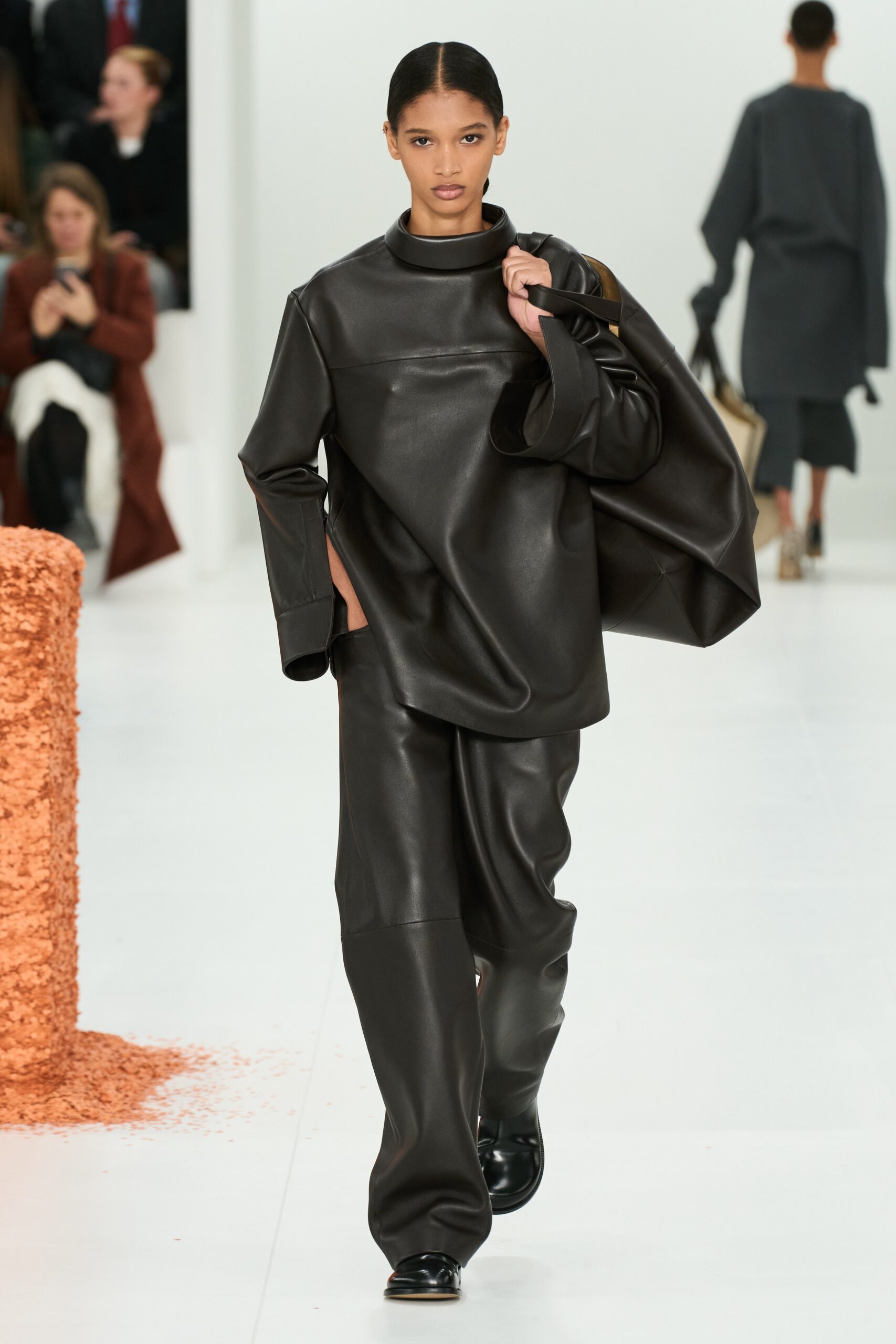 Loewe F/W 23 Look 11