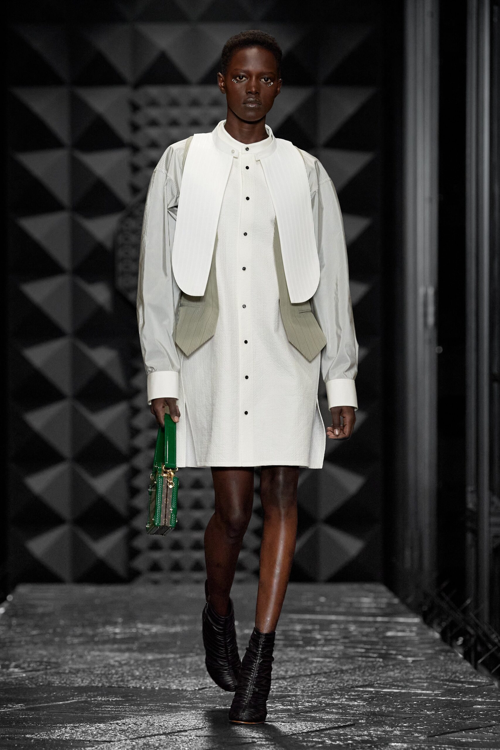 Louis Vuitton F/W 23 Look 11