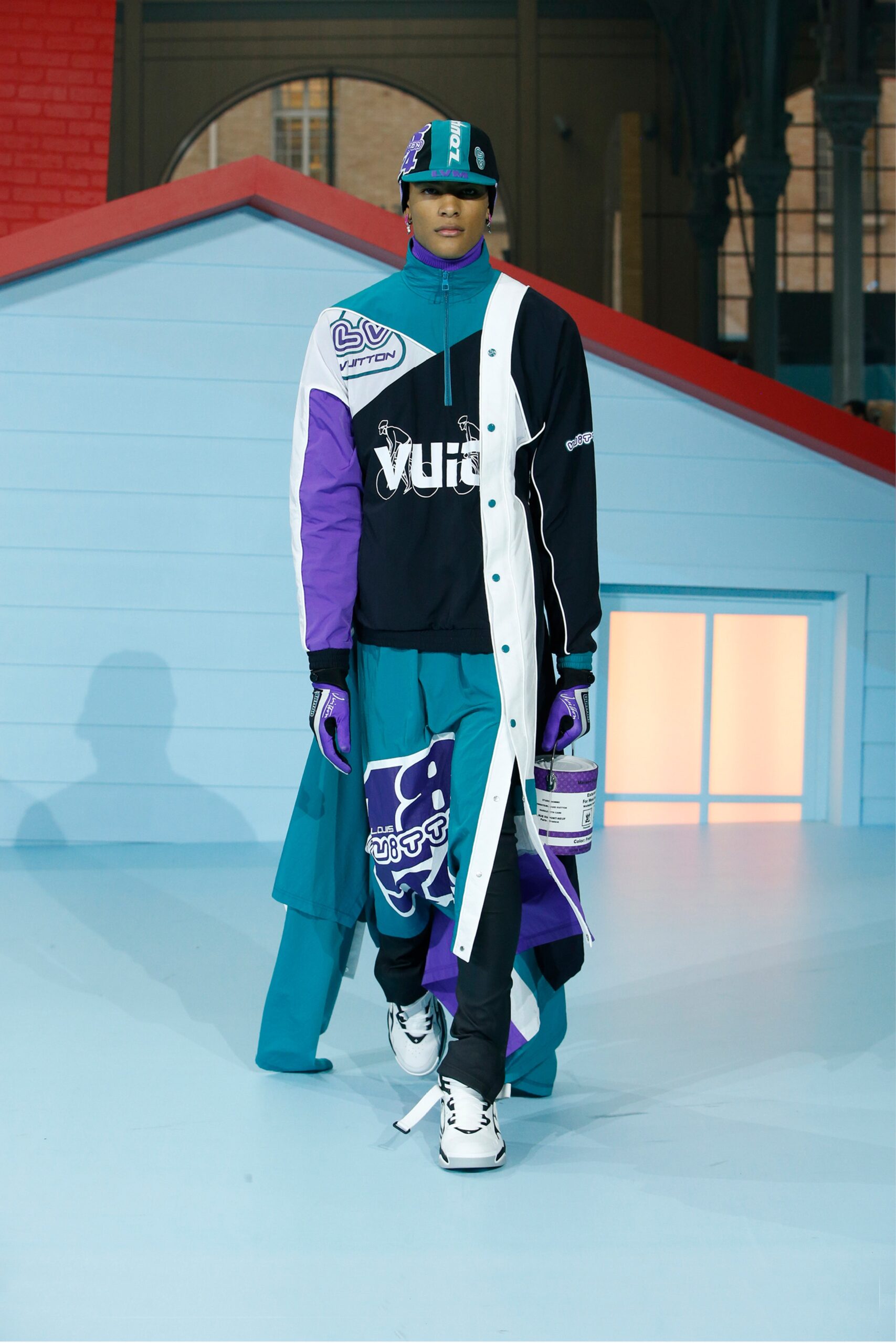 Louis Vuitton F/W 22 Menswear Look 15