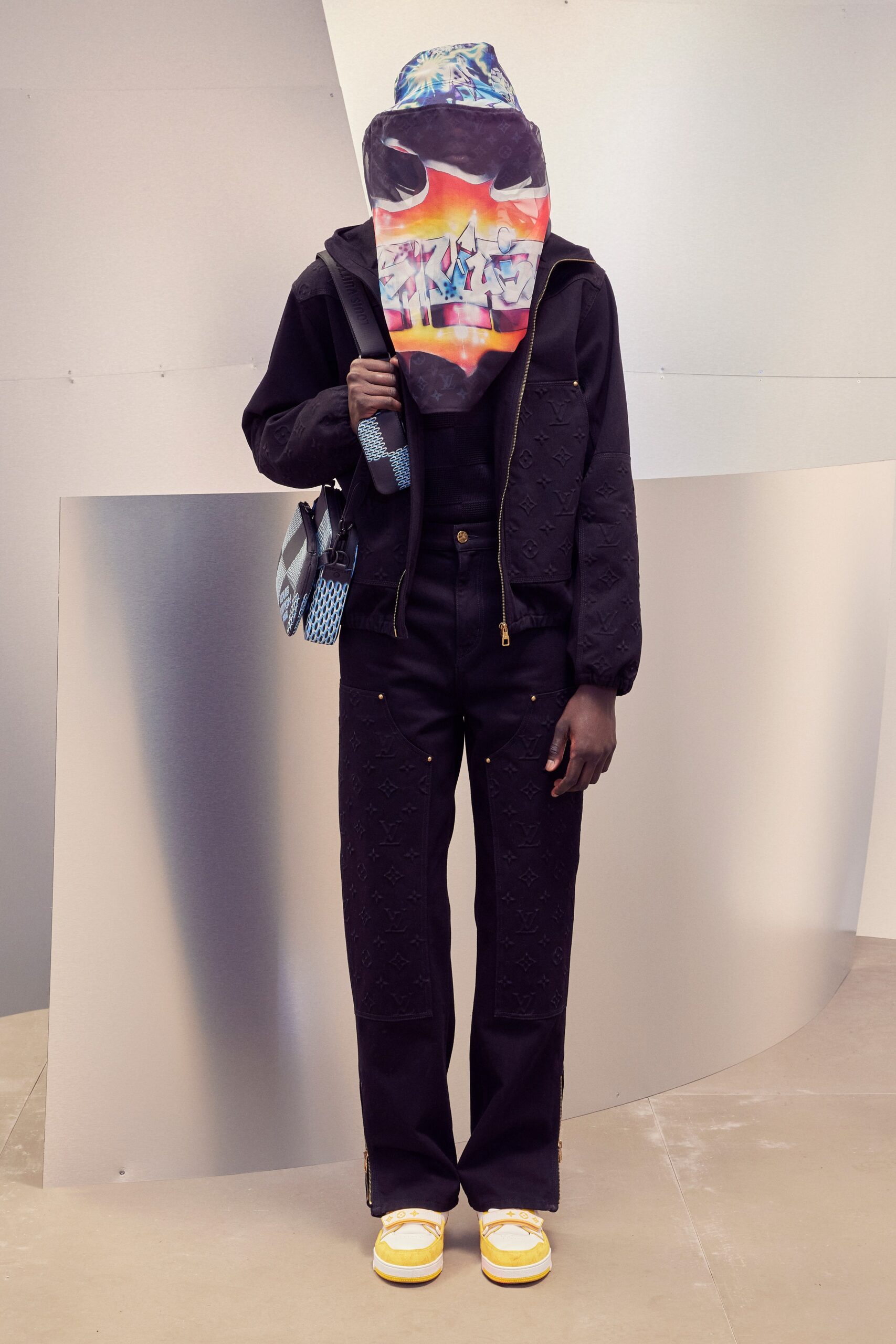 Louis Vuitton F/W 22 Look 15