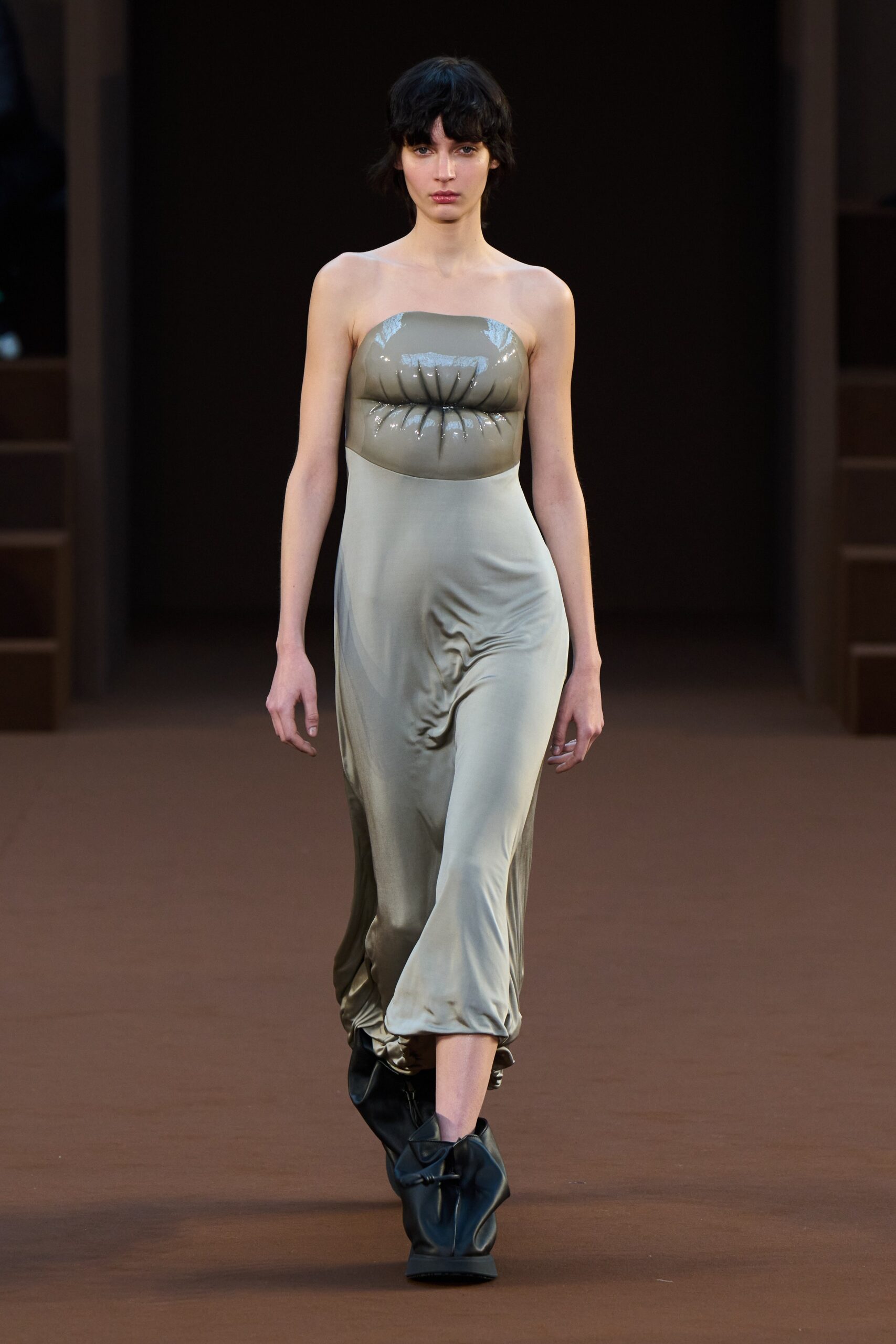 Loewe F/W 22 Look 15
