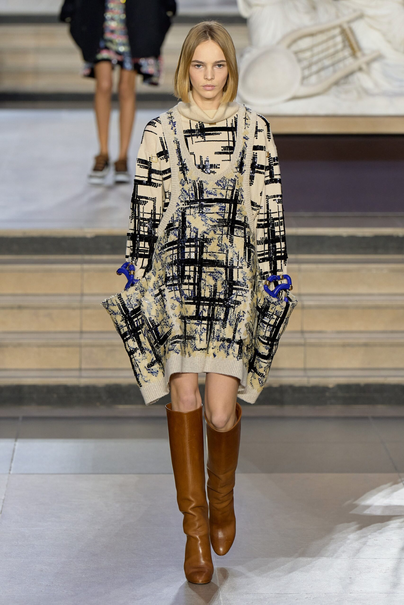 Louis Vuitton F/W 22 Look 17