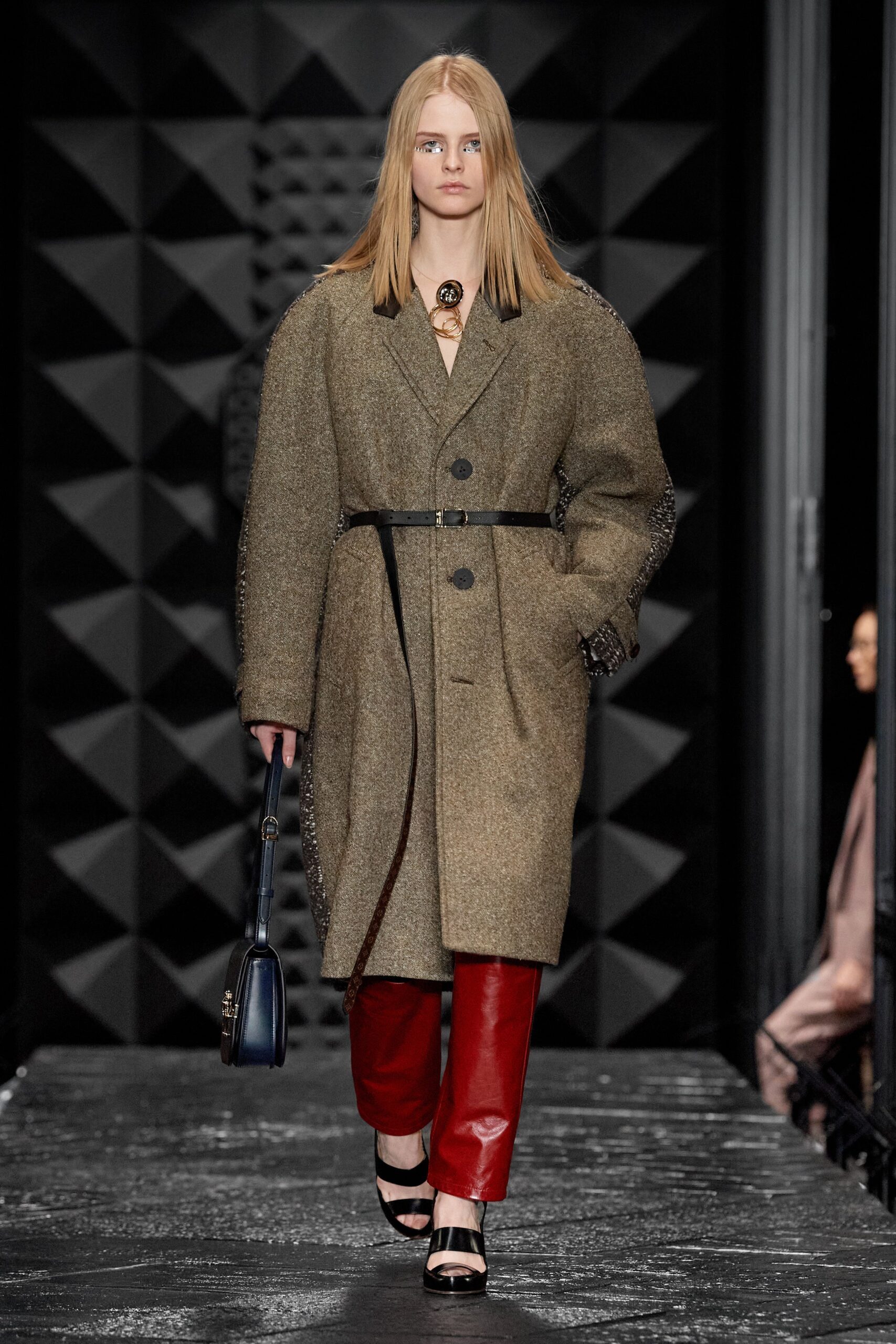 Louis Vuitton F/W 23 Look 16