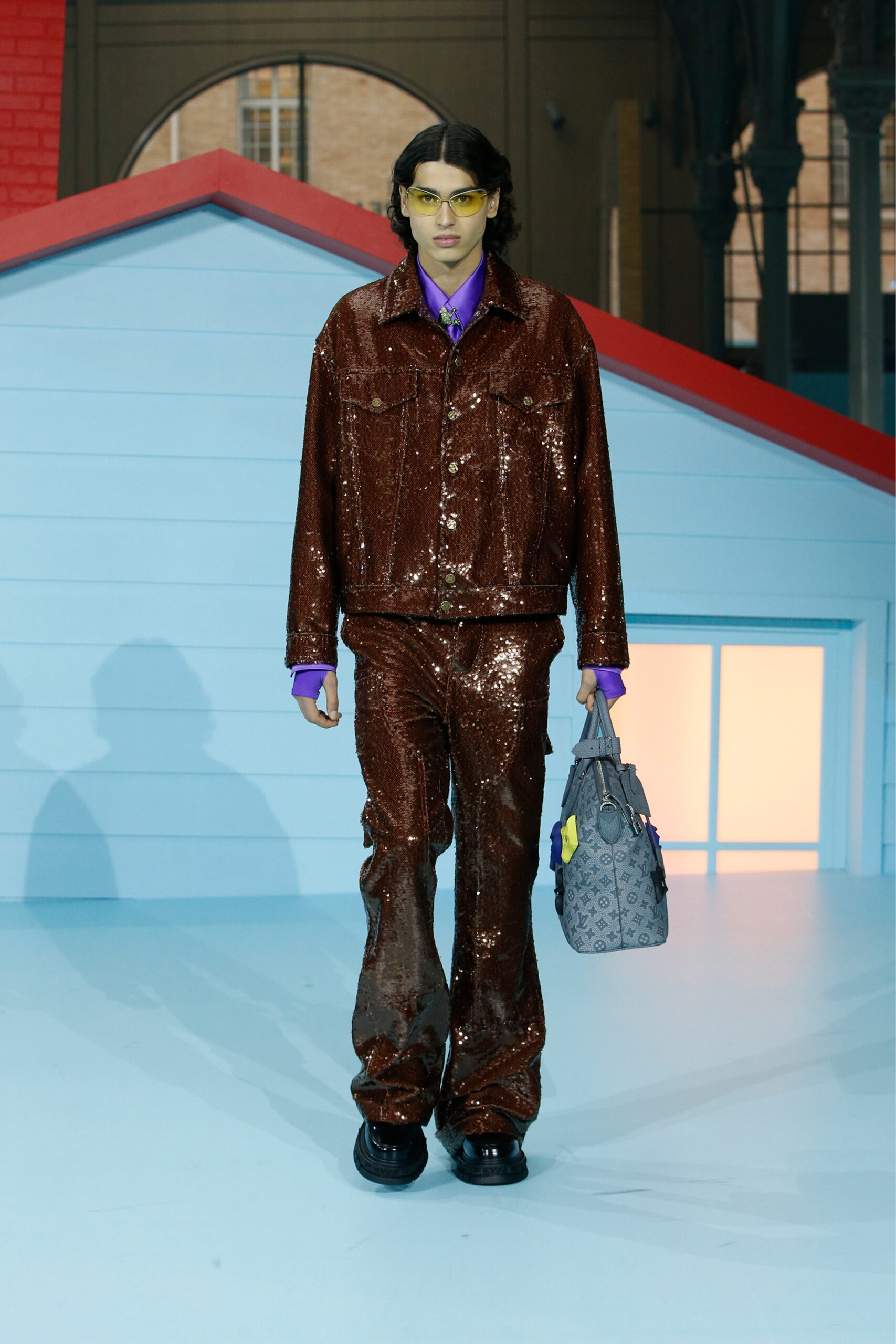 Louis Vuitton F/W 22 Menswear Look 17