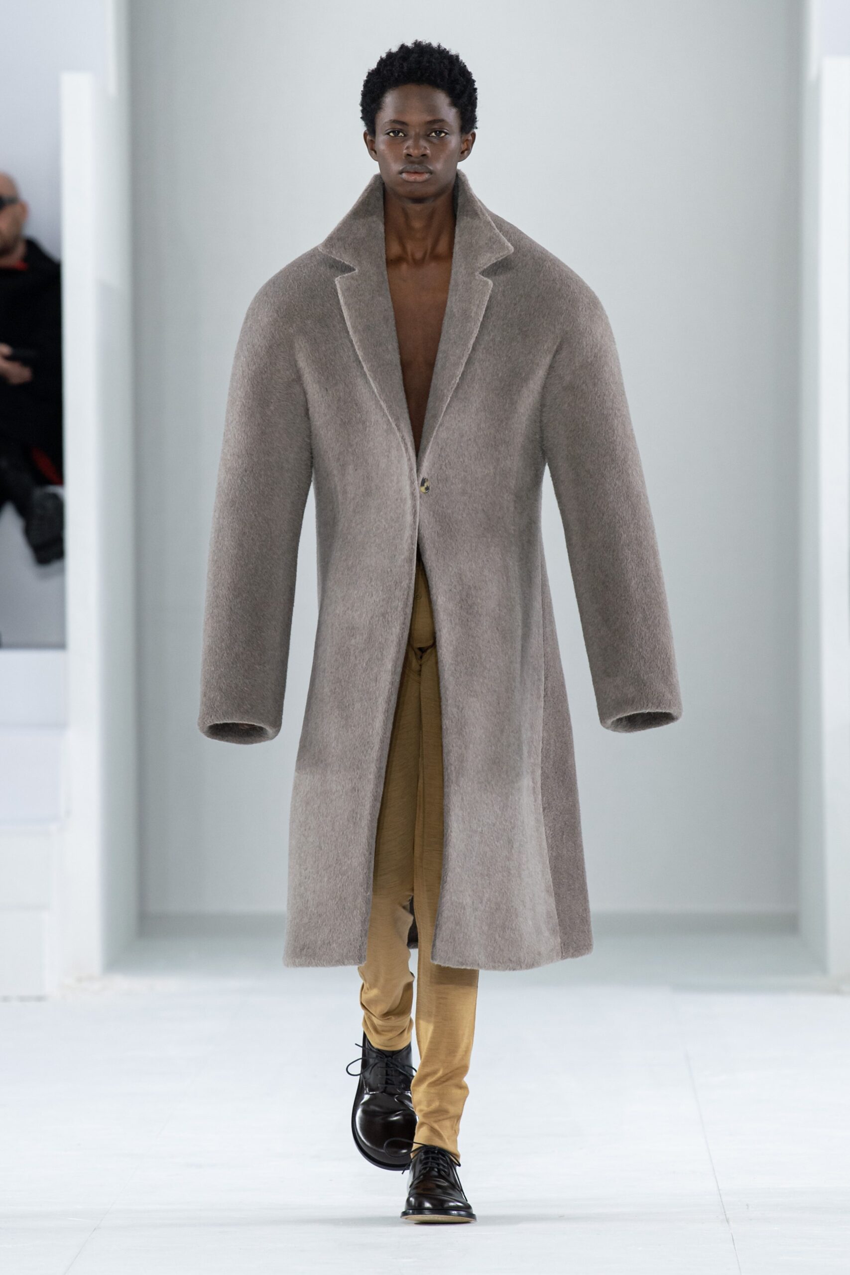 Loewe F/W 23 Menswear Look 17
