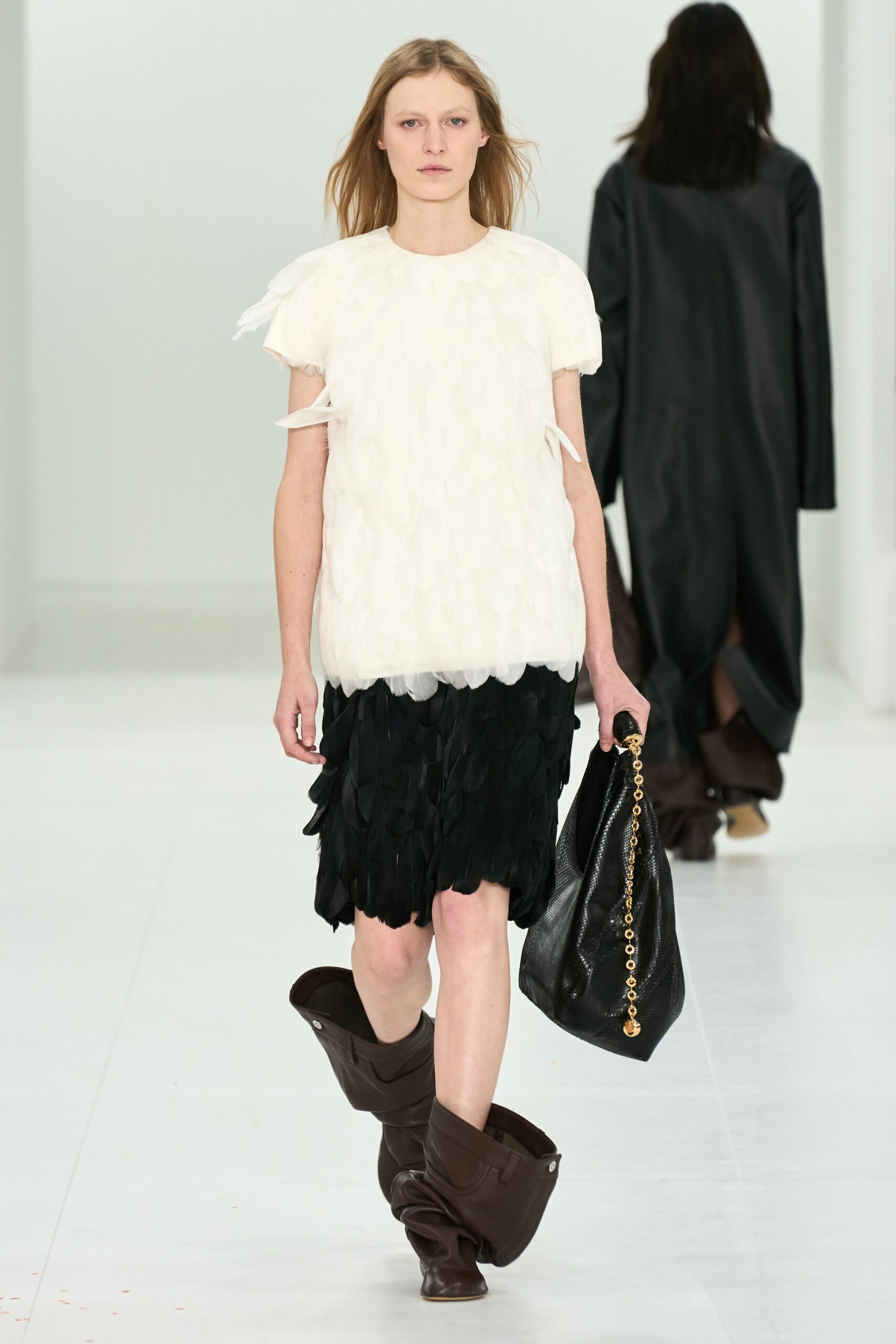 Loewe F/W 23 Look 17