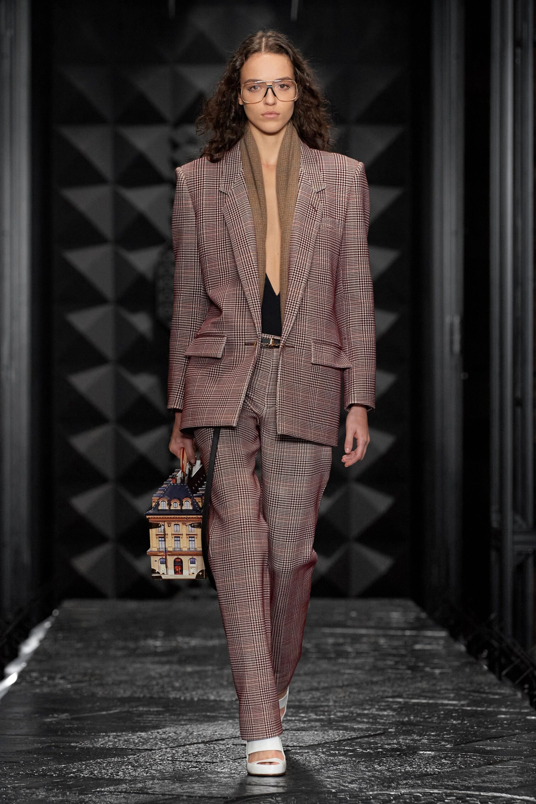 Louis Vuitton F/W 23 Look 17