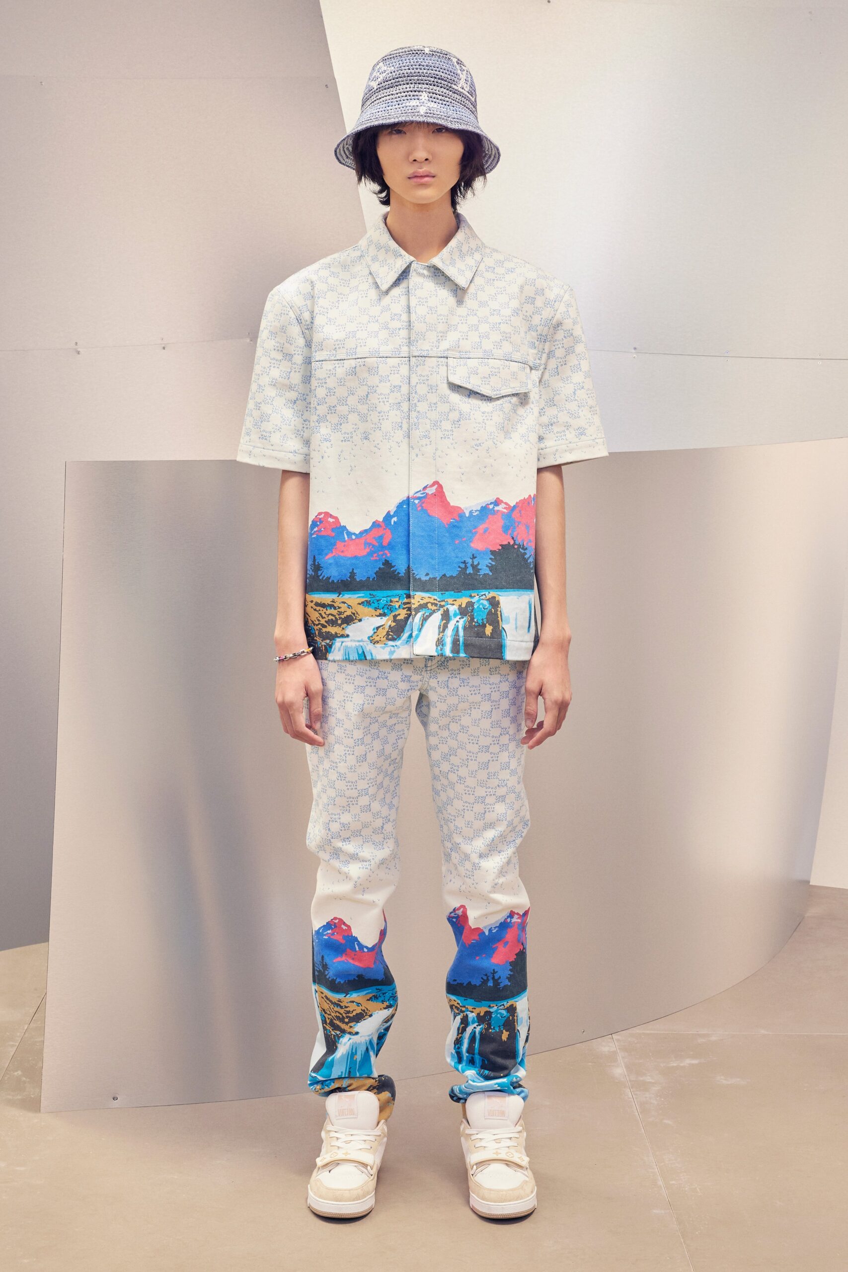 Louis Vuitton F/W 22 Look 18