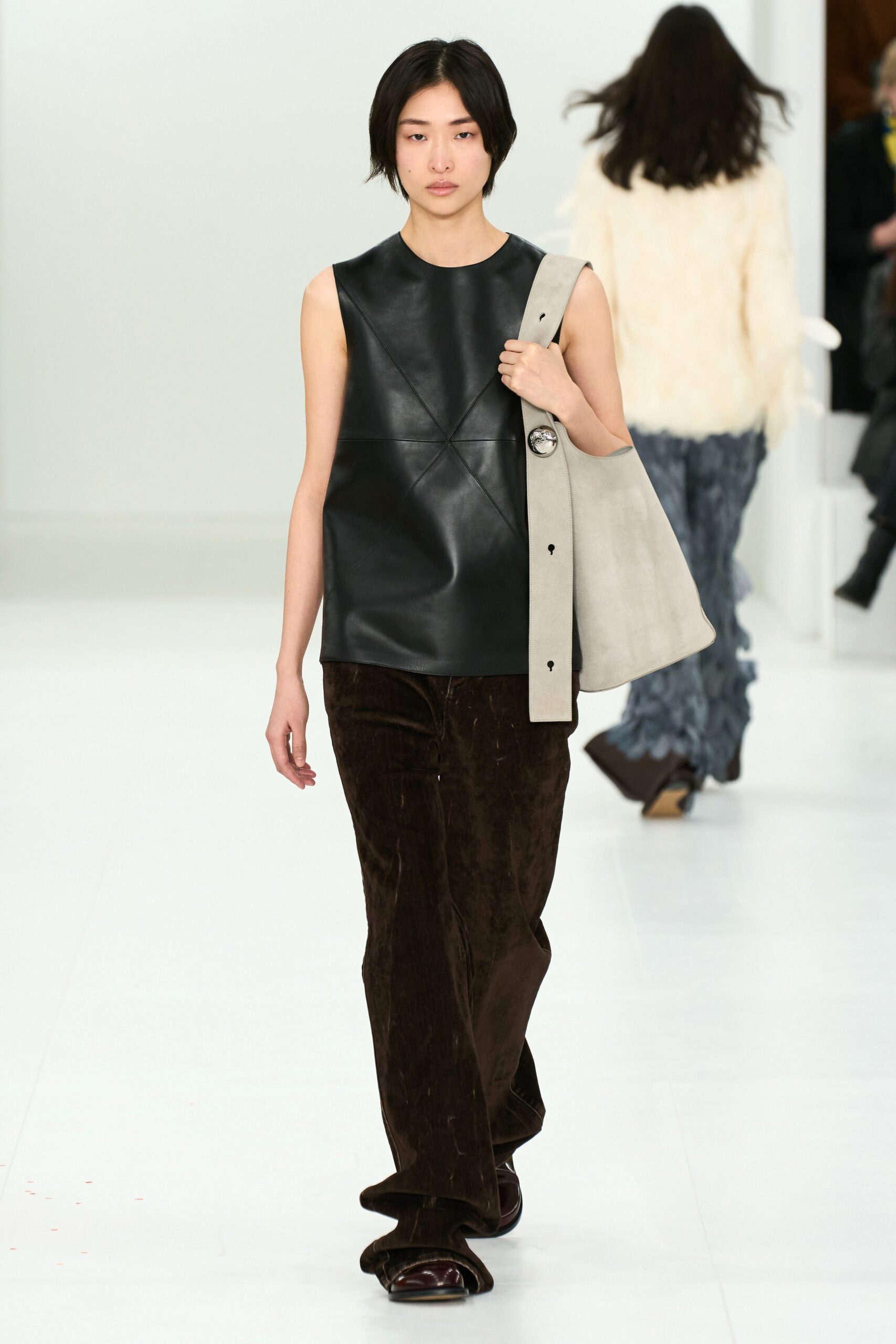 Loewe F/W 23 Look 18