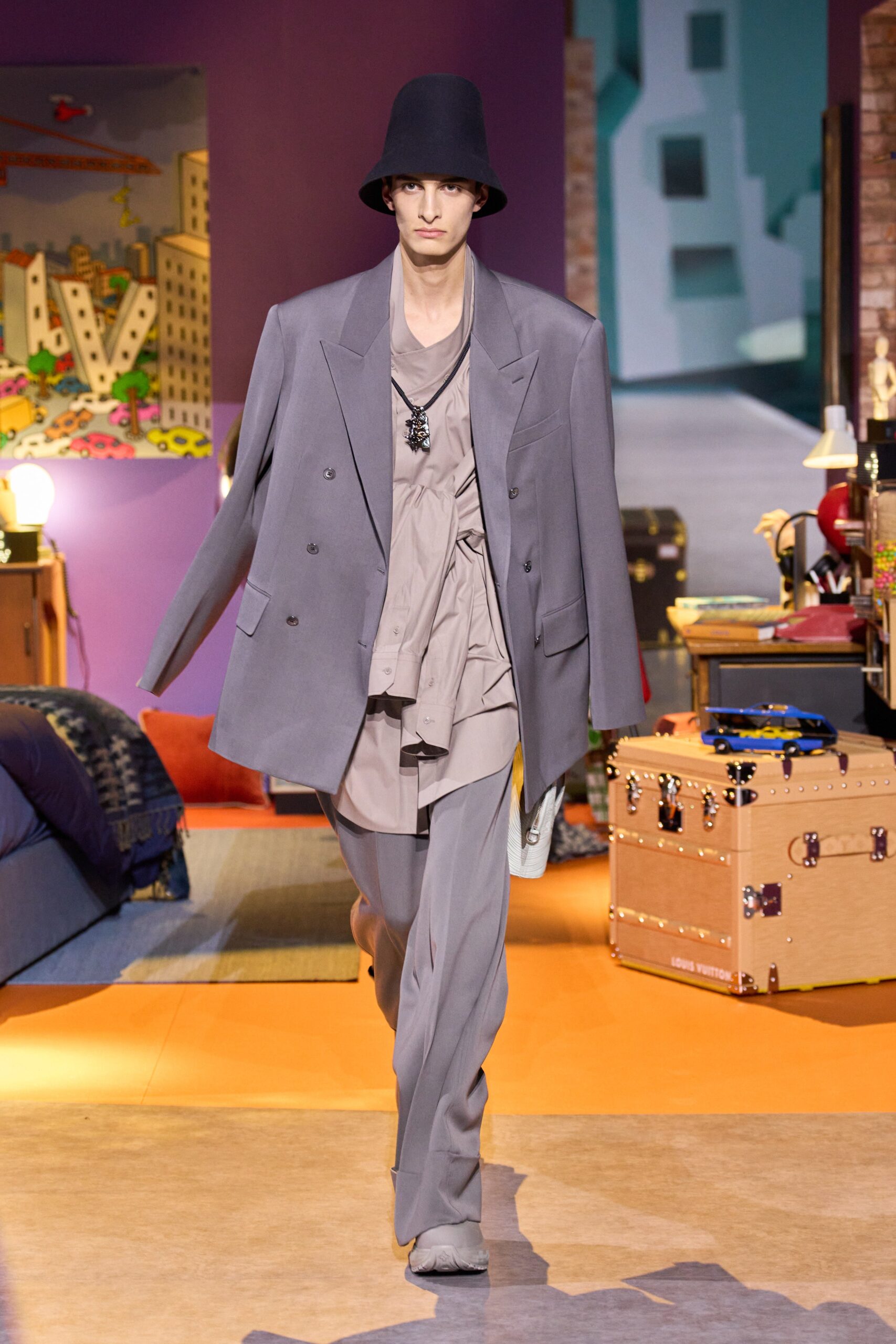 Louis Vuitton F/W 23 Menswear Look 18