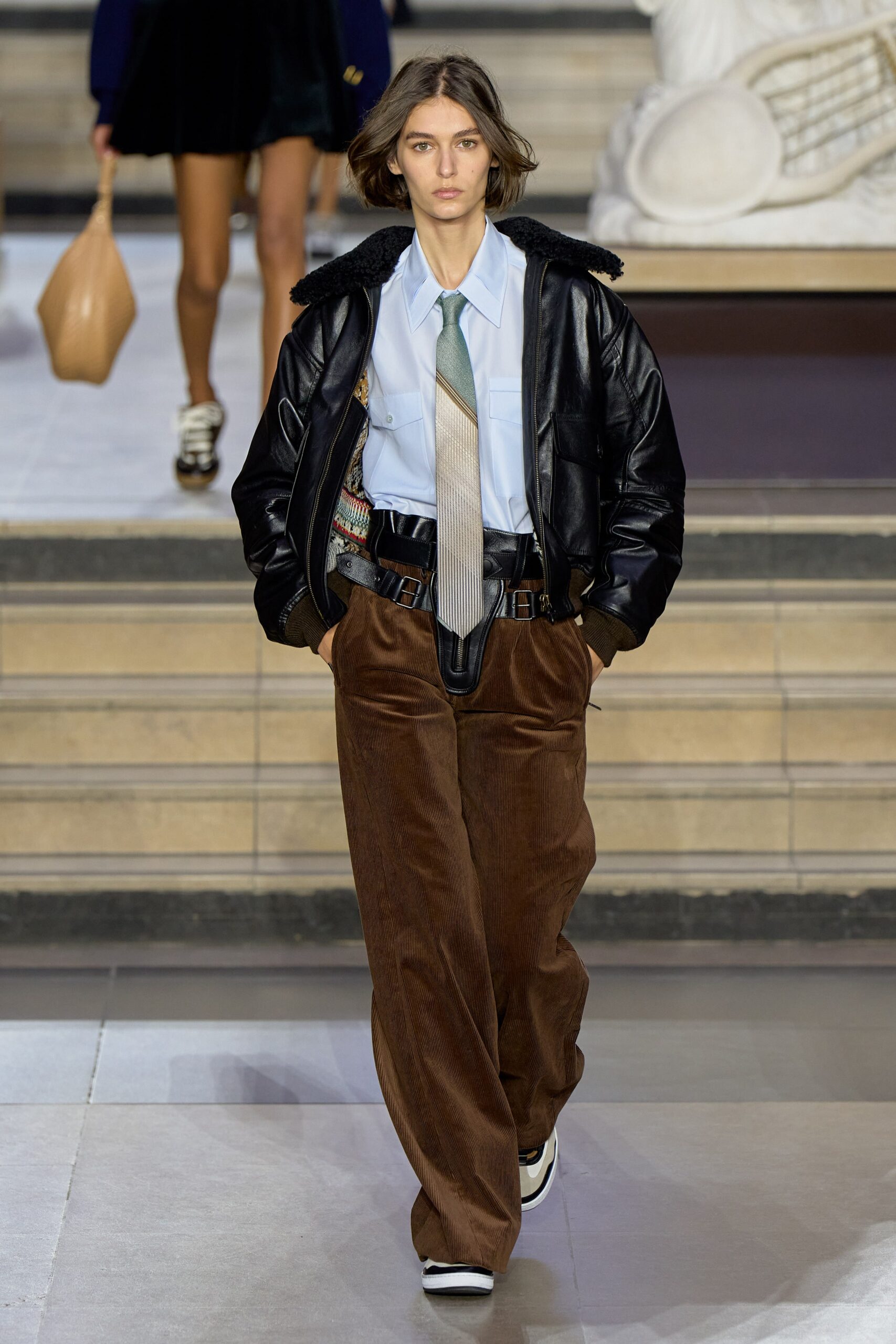 Louis Vuitton F/W 22 Look 20