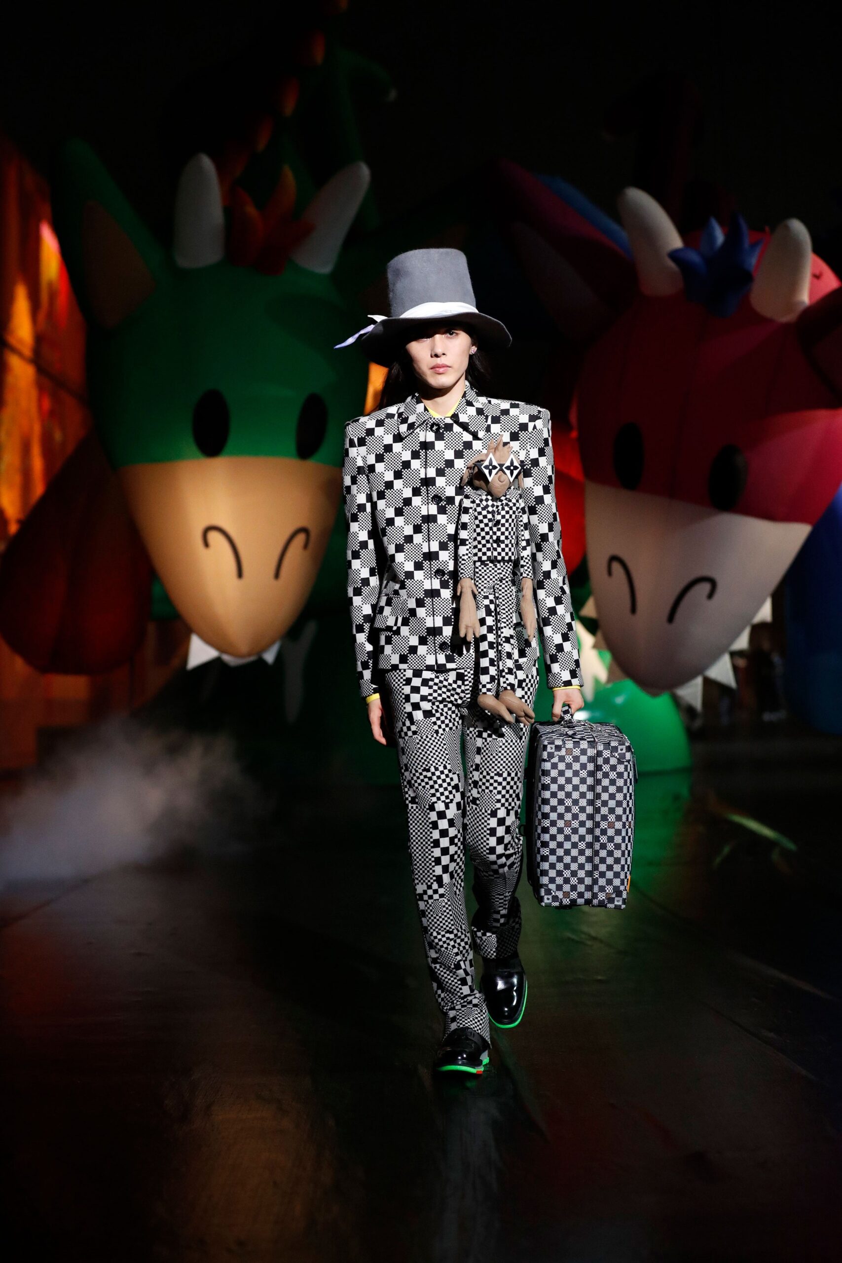 Louis Vuitton S/S 21 Menswear Look 20