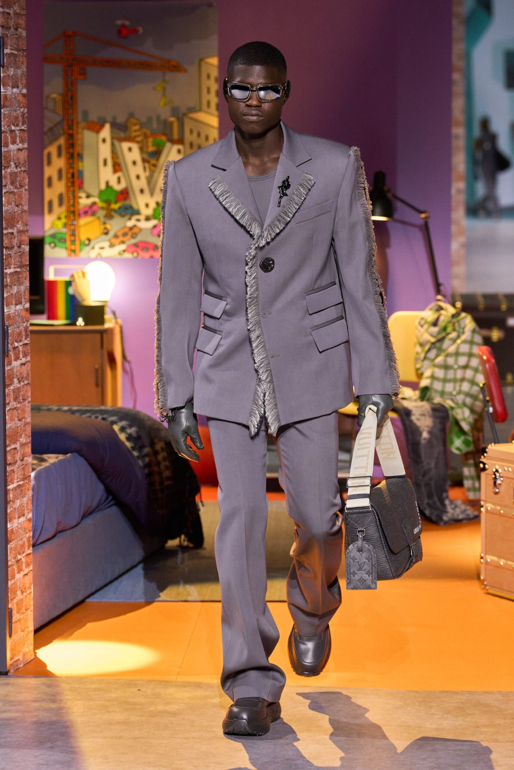 Louis Vuitton F/W 23 Menswear Look 20