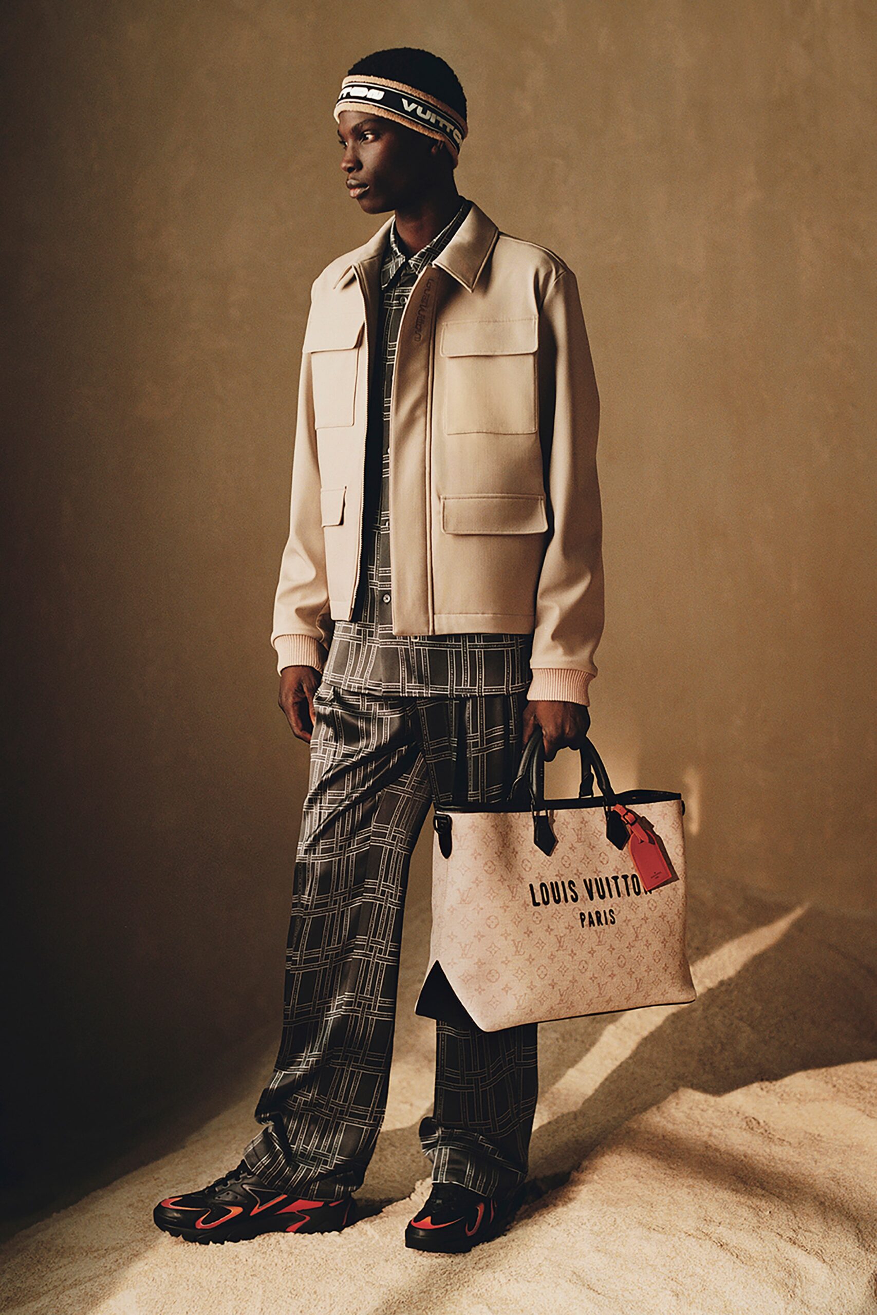 Louis Vuitton F/W 23 Look 20