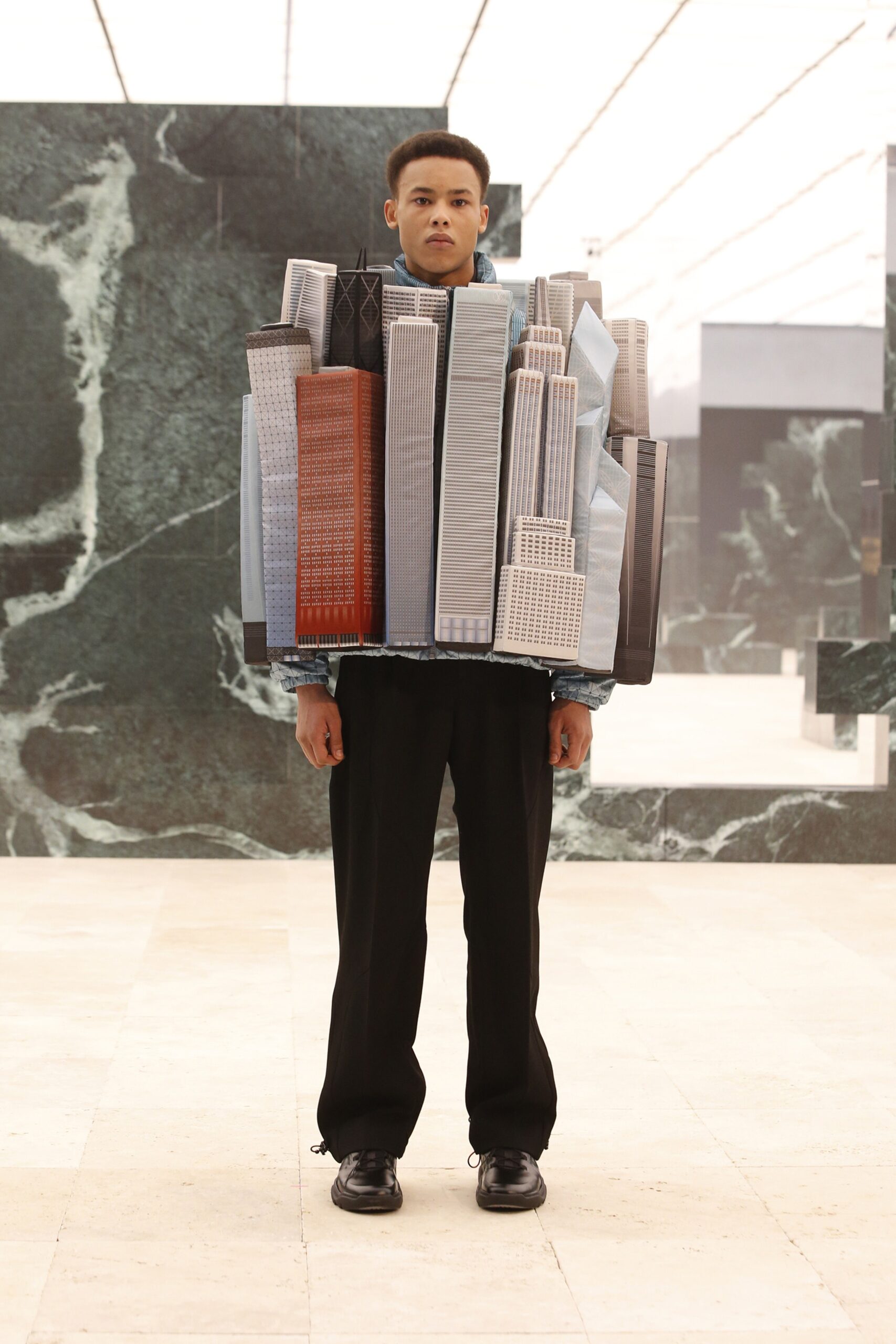 Louis Vuitton F/W 21 Menswear Look 21